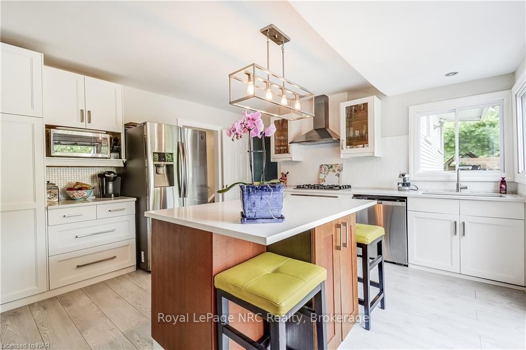 14 Lynnwood Ave