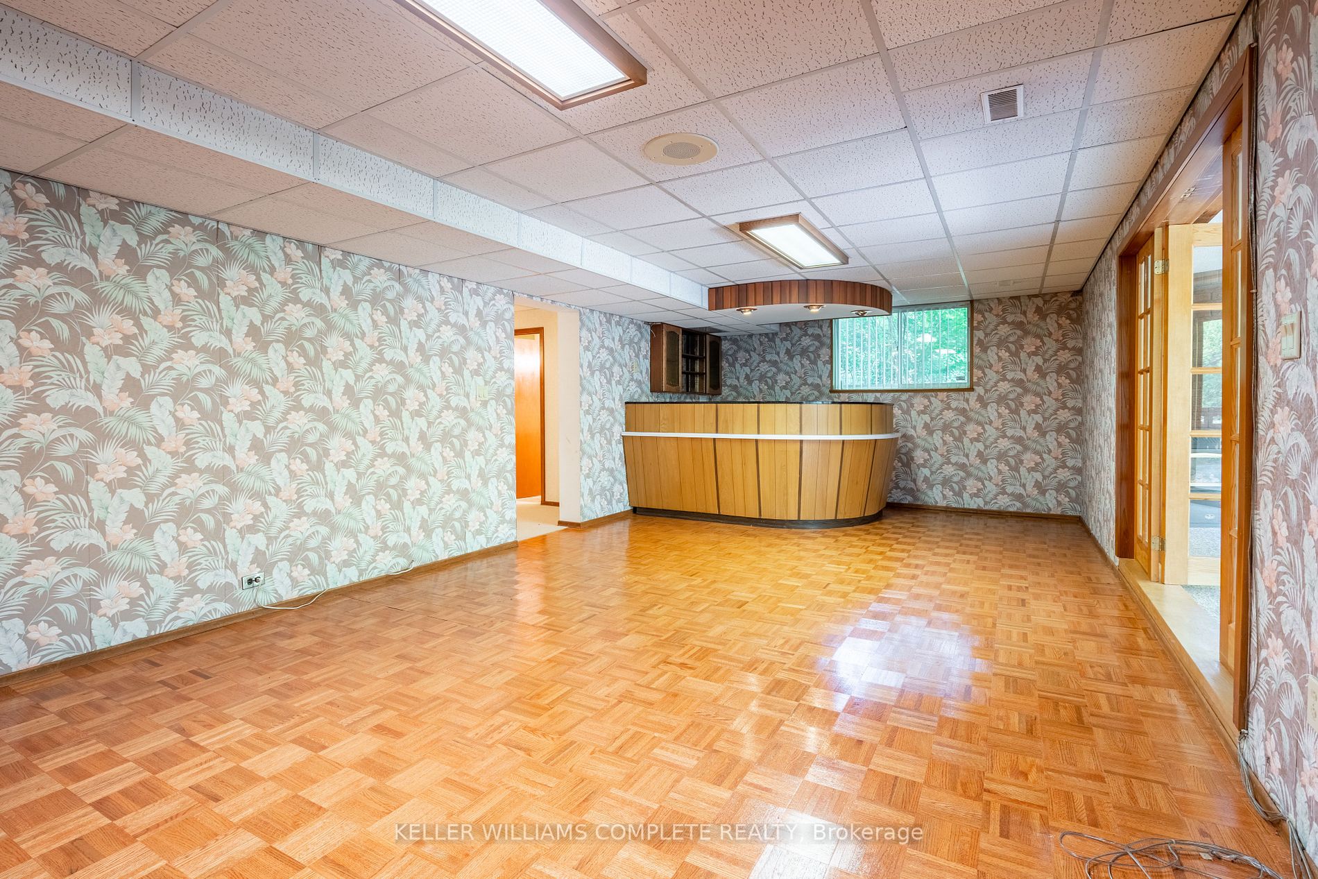 230 Lloyminn Ave