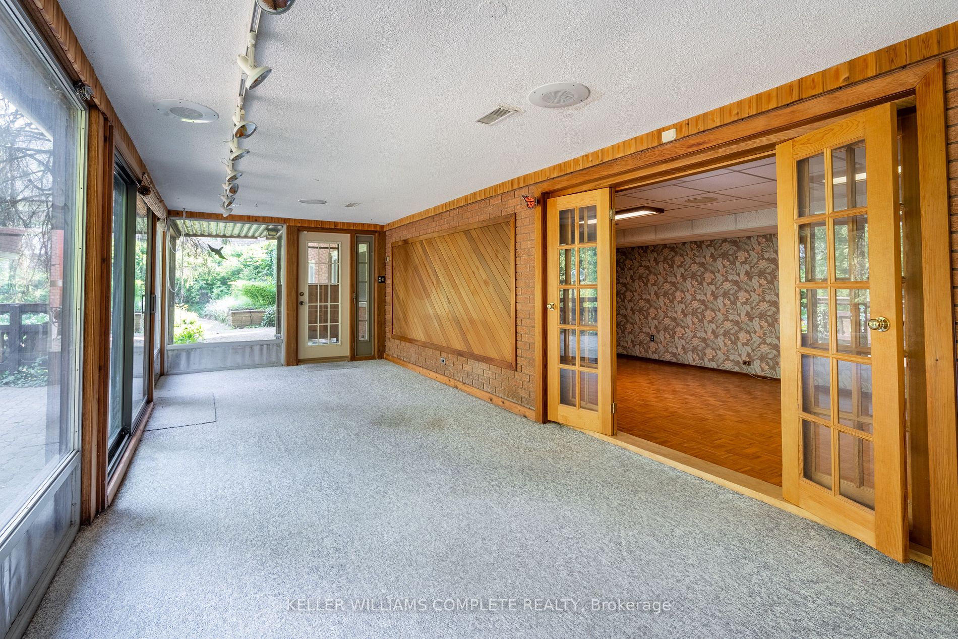 230 Lloyminn Ave