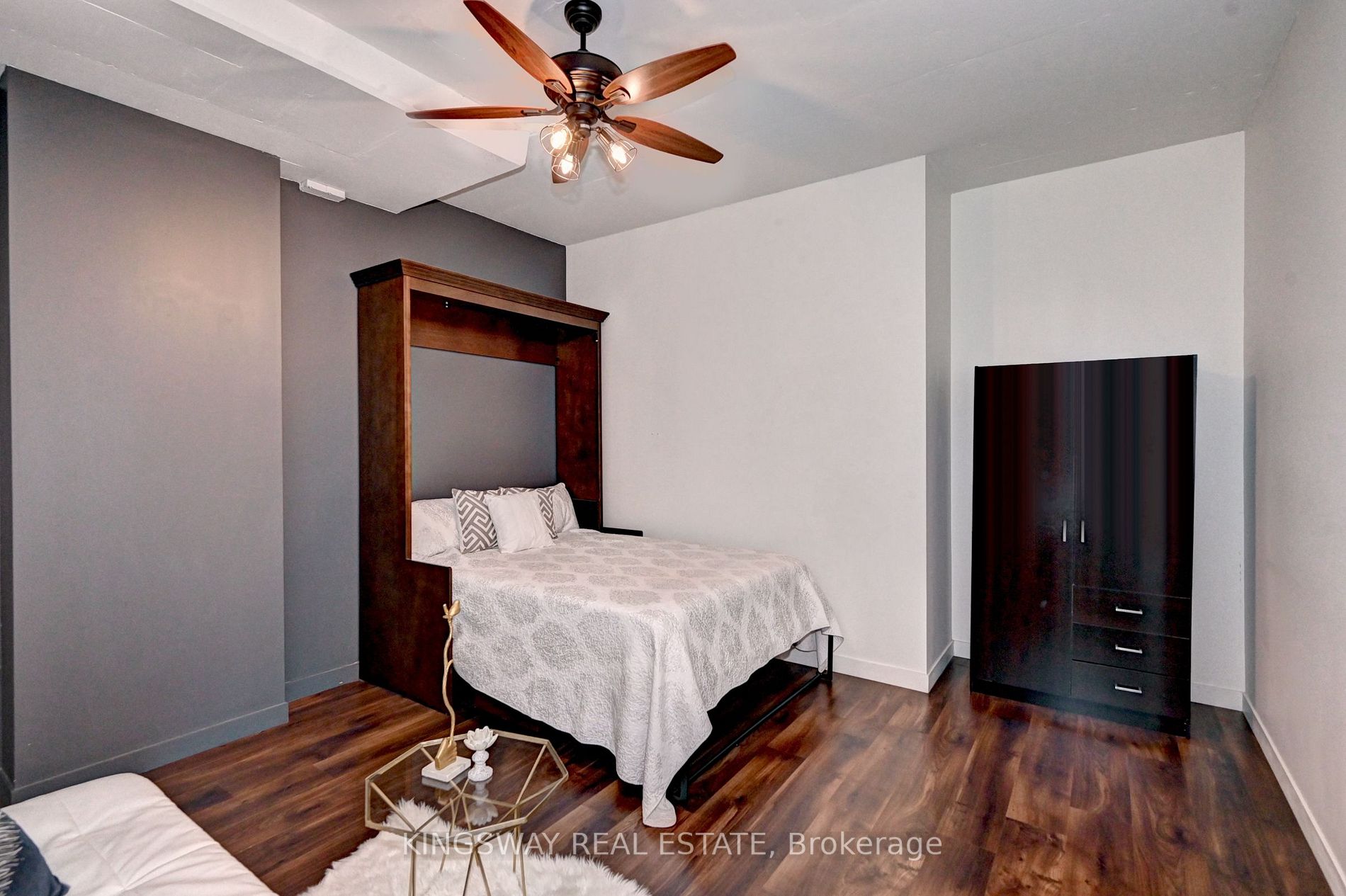 191 KING Street S, #512