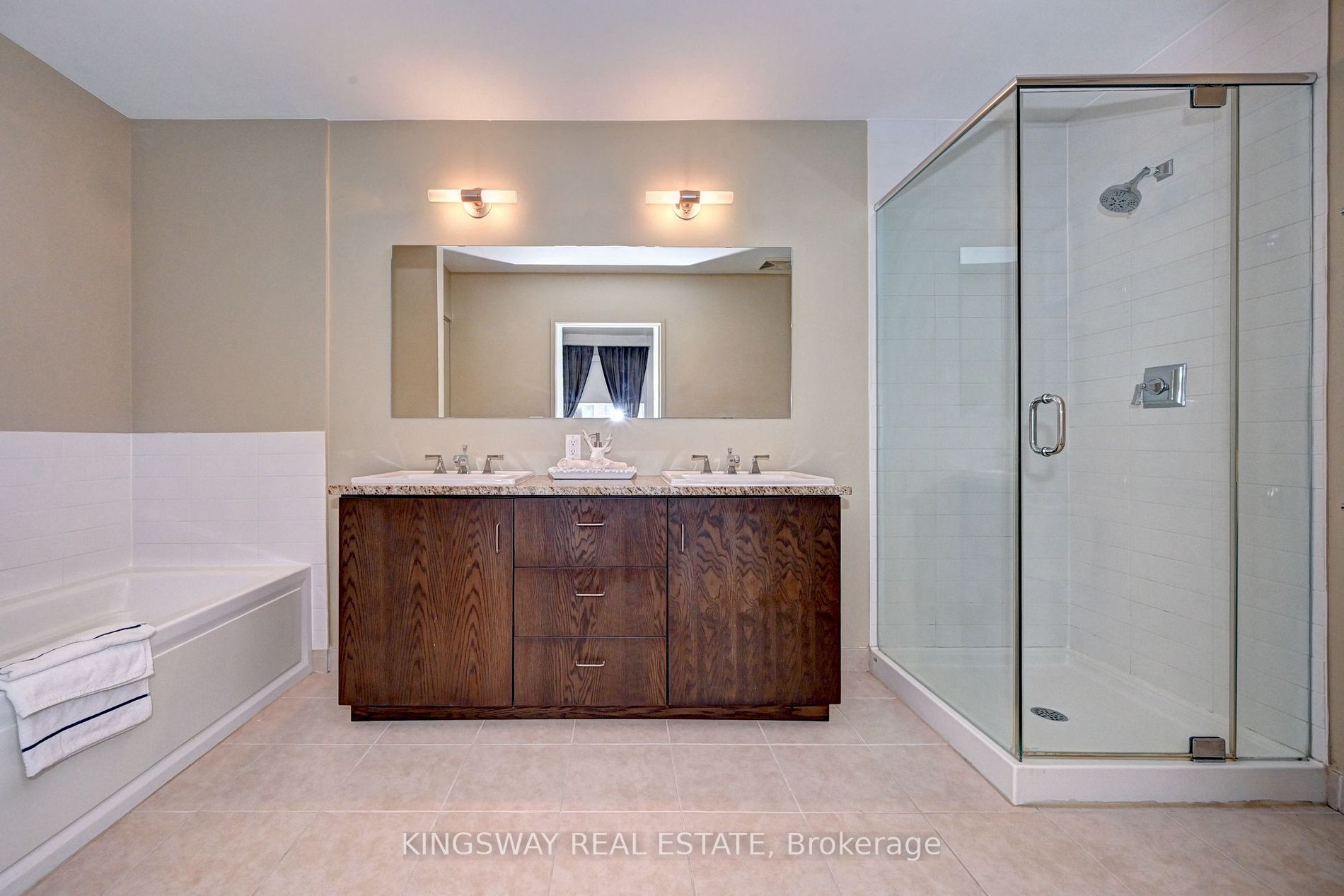 191 KING Street S, #512