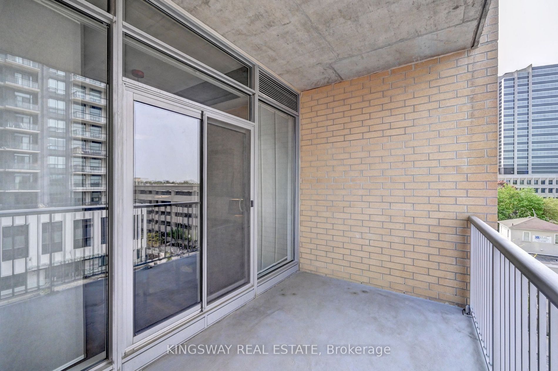 191 KING Street S, #512
