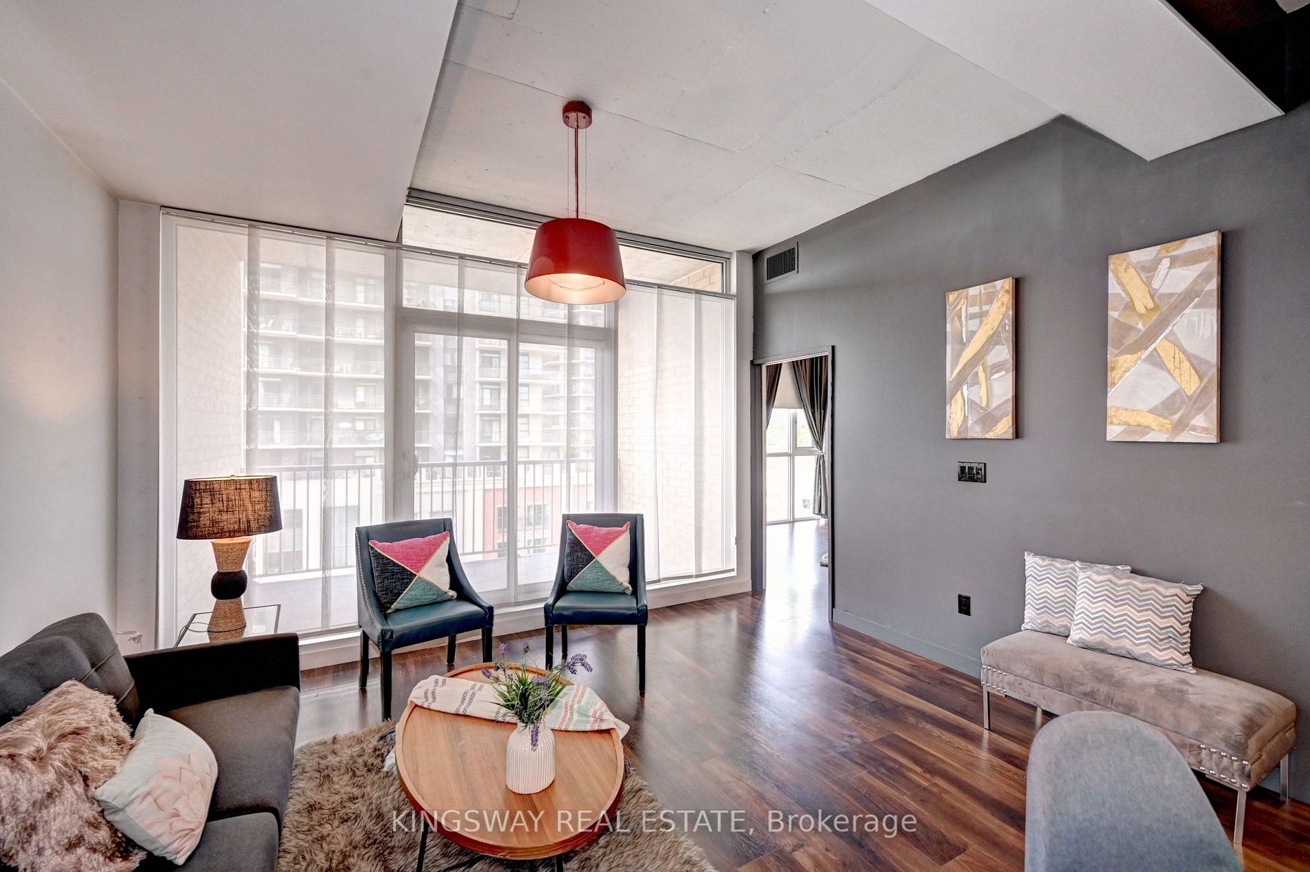 191 KING Street S, #512