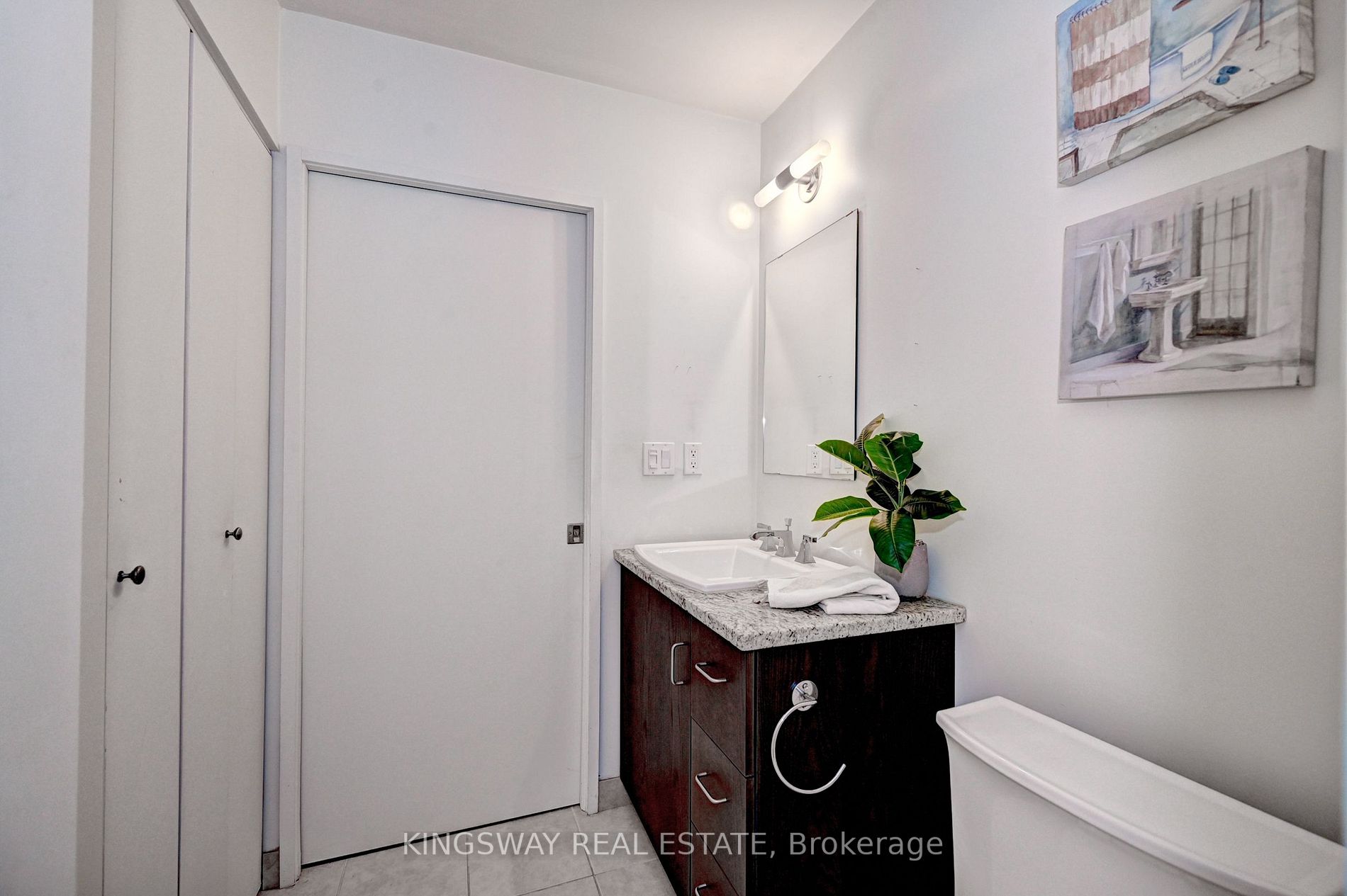 191 KING Street S, #512
