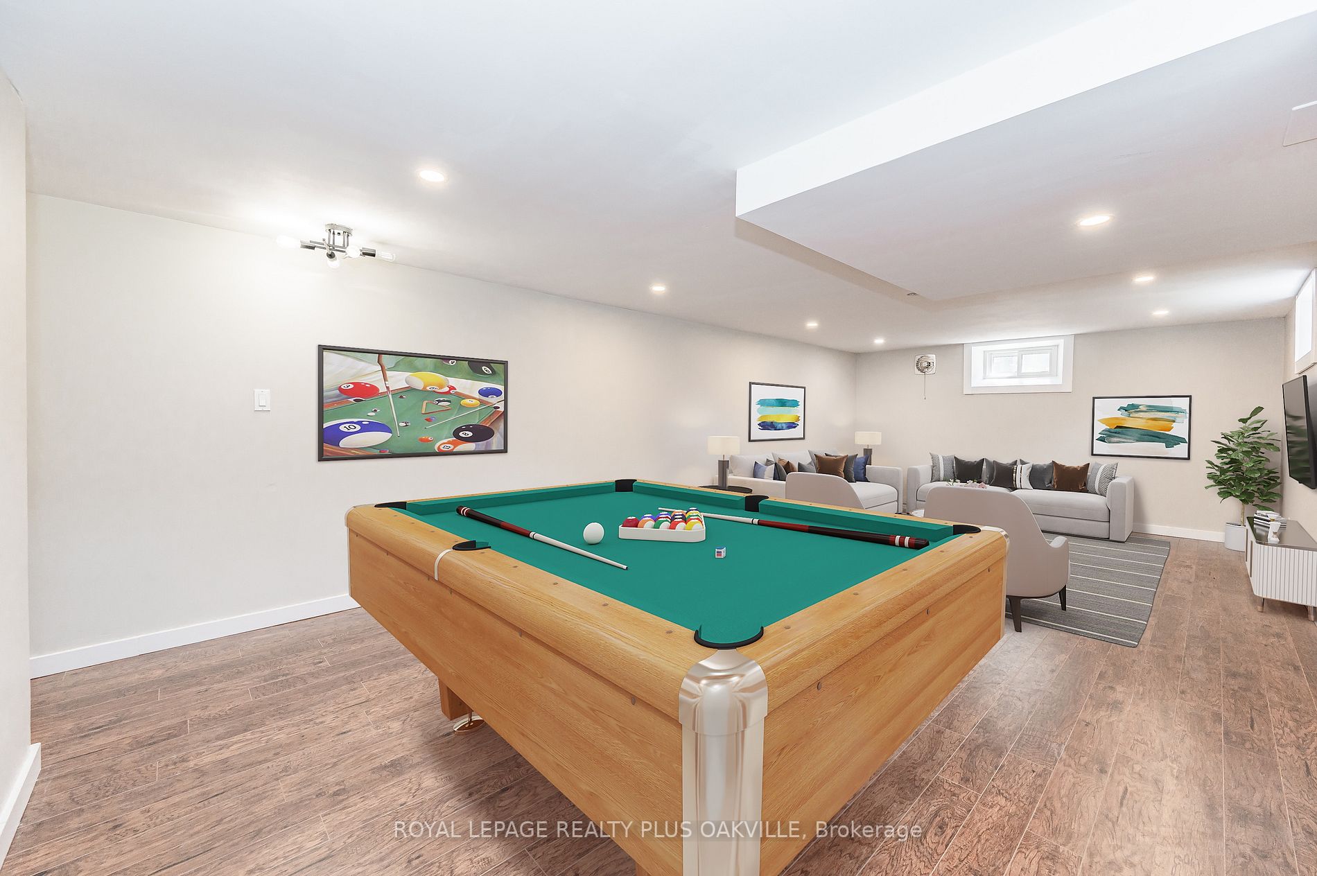 11 Viking Dr