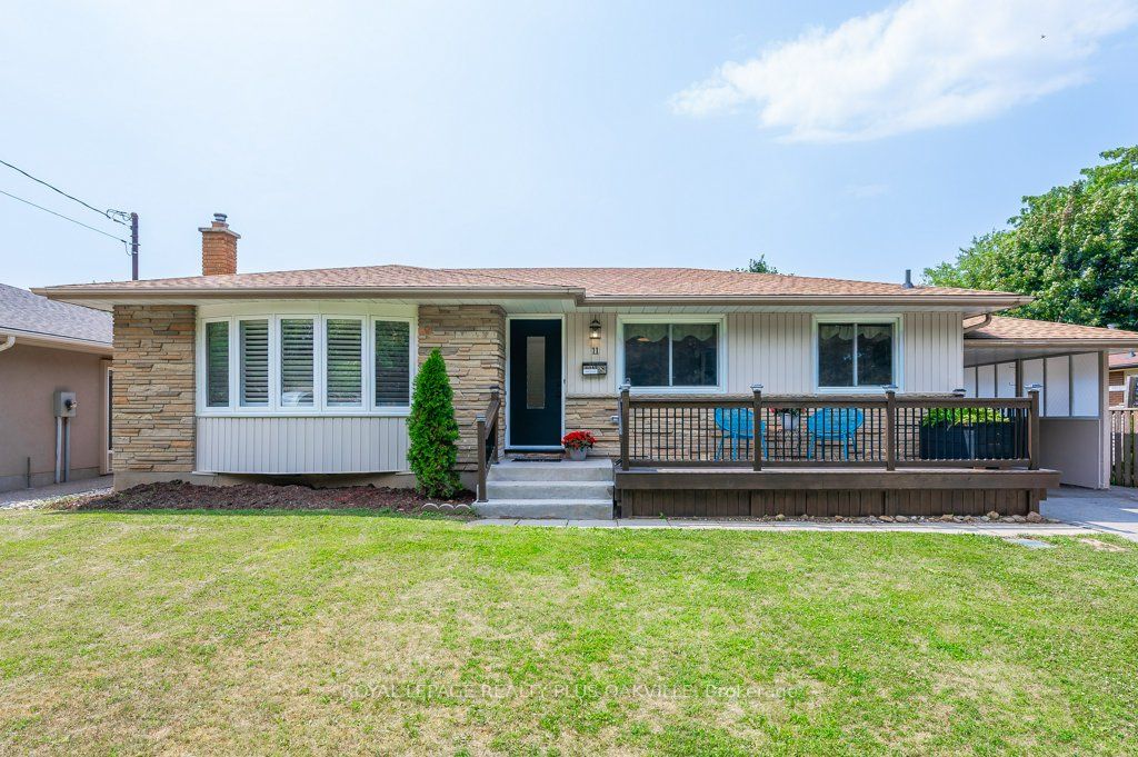 11 Viking Dr