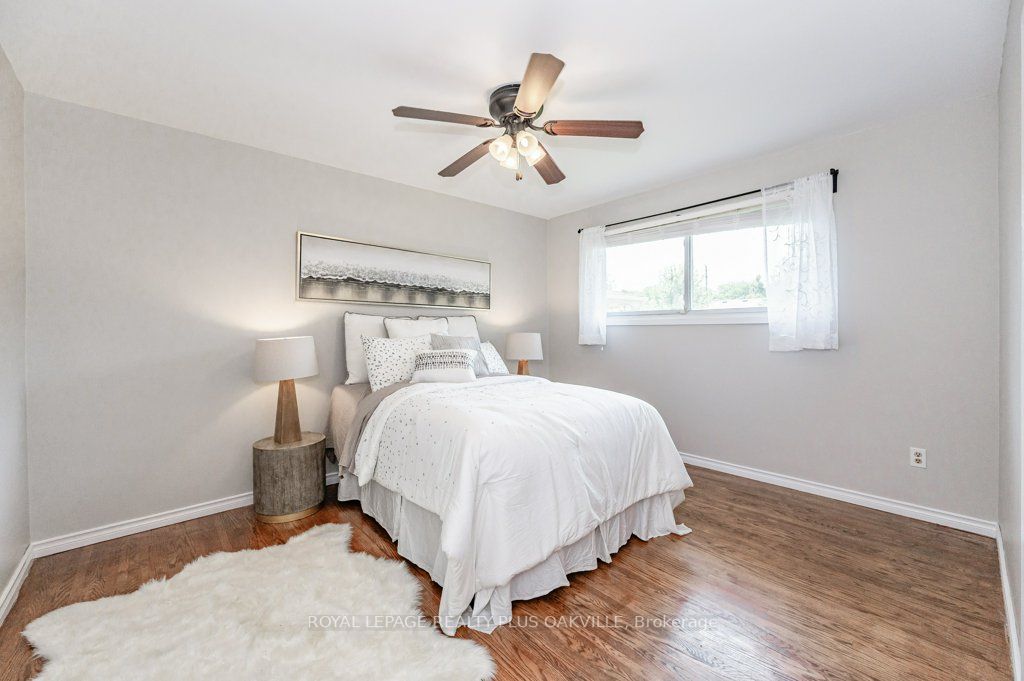 11 Viking Dr