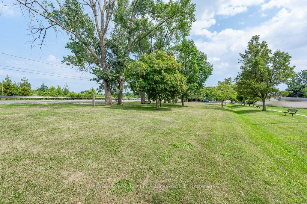 11 Viking Dr