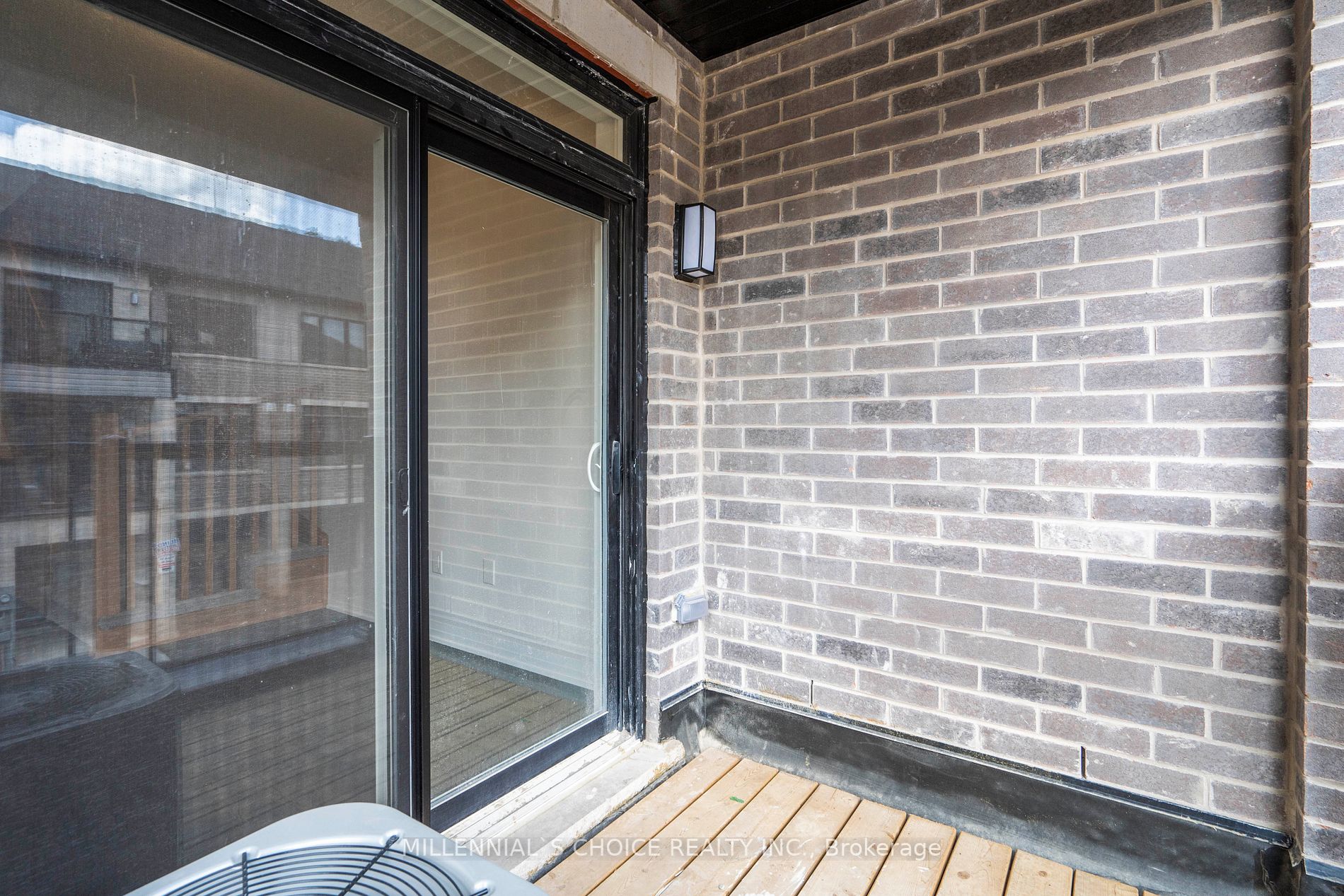 585 Colborne St E, #1004