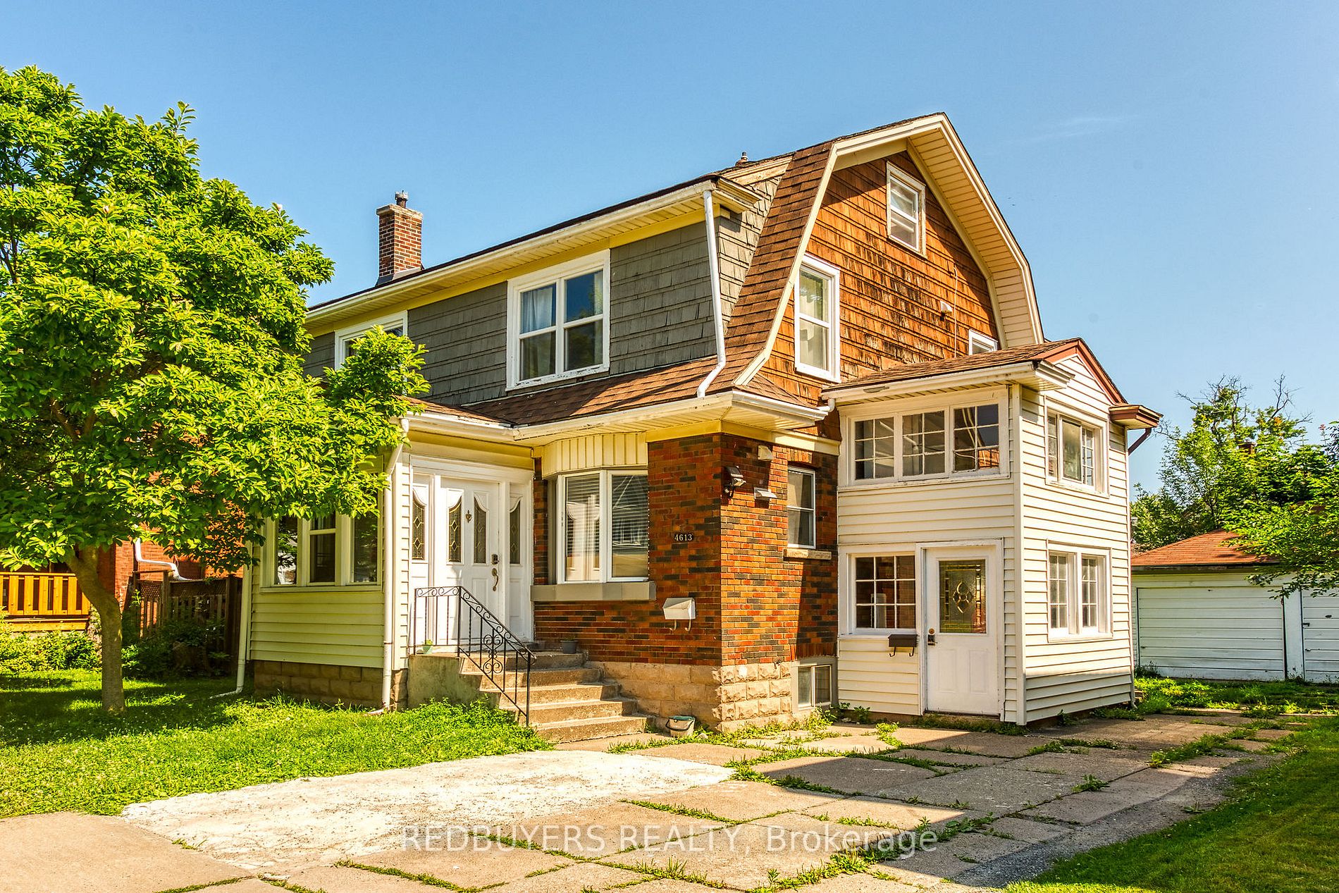 4613 Ryerson Cres