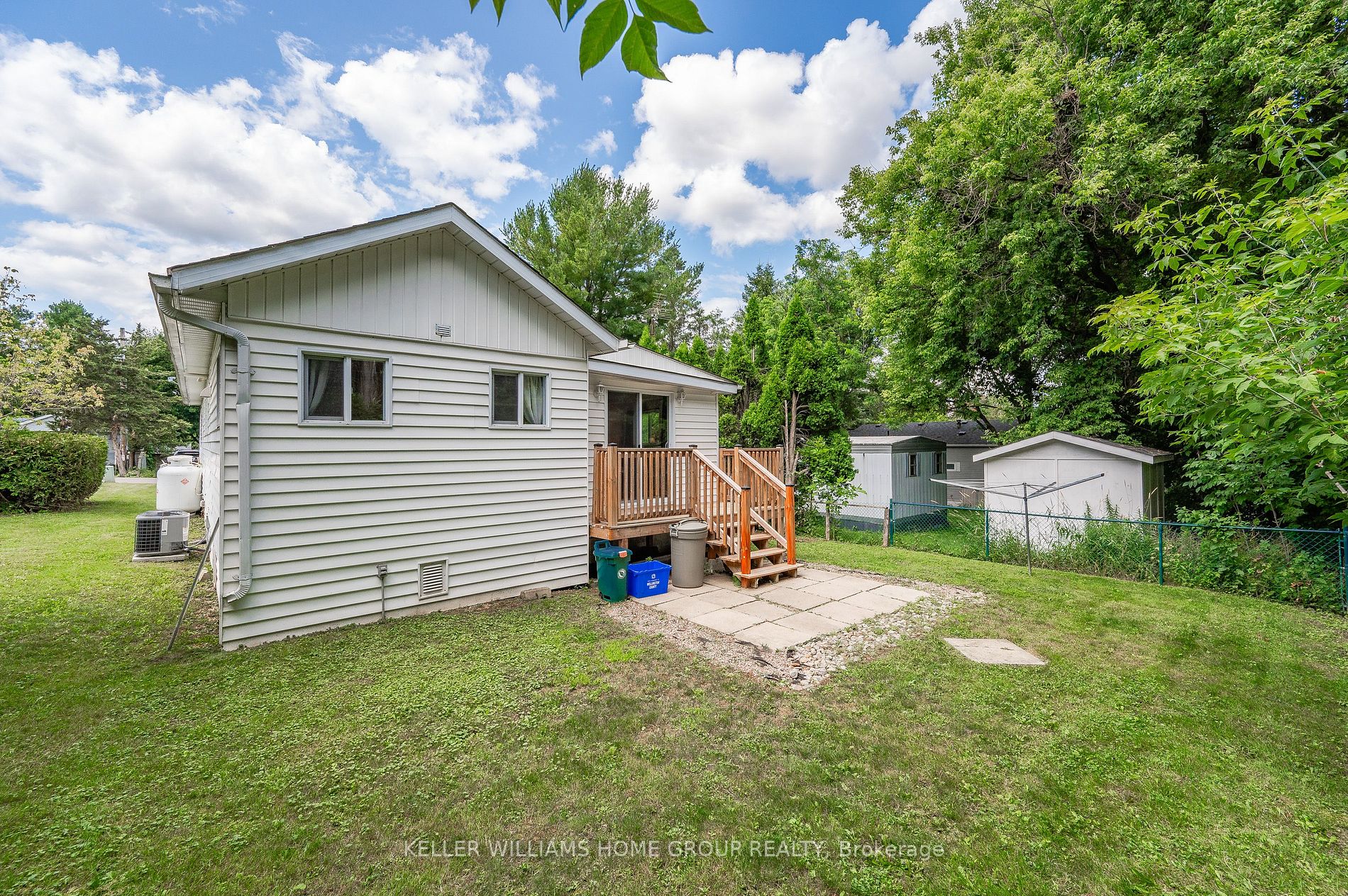 9 Cedar Lane