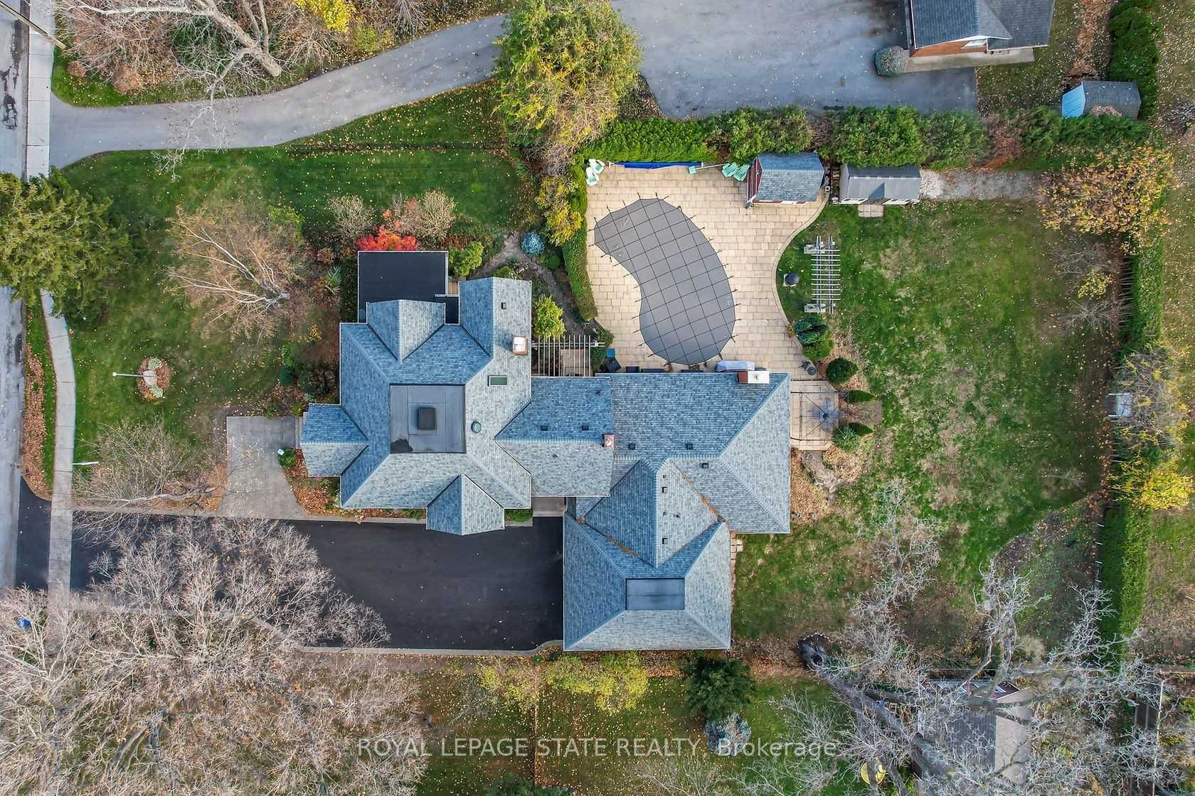 104 Main St E