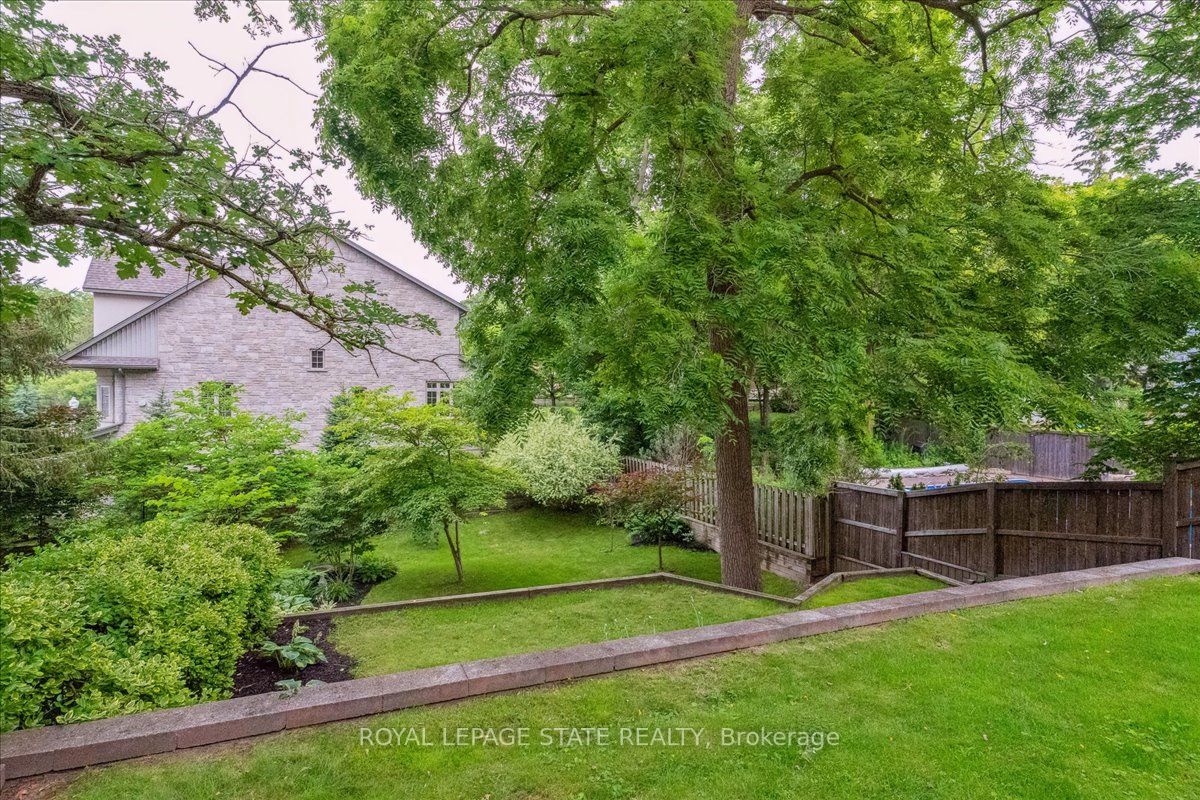 64 Lorne Crescent