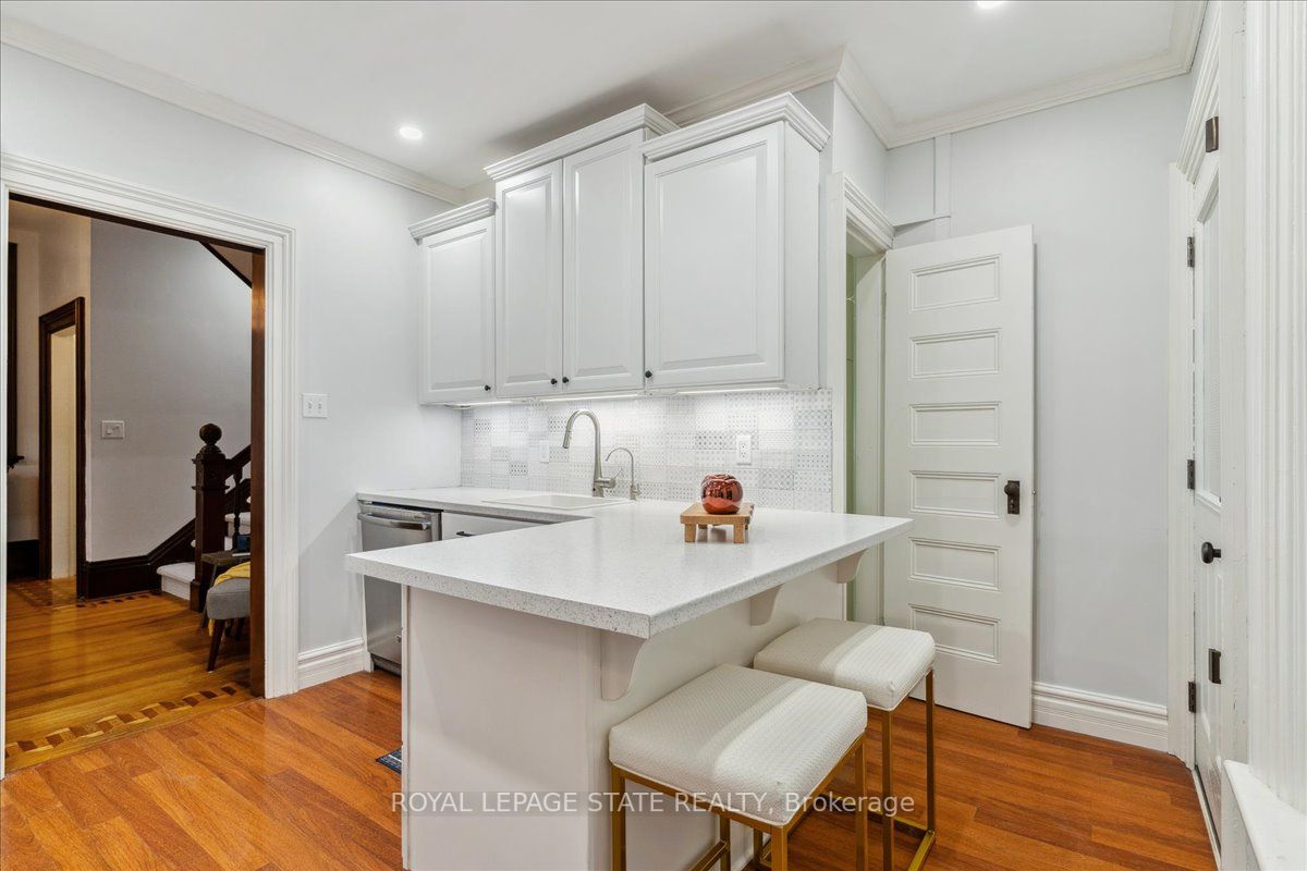 64 Lorne Crescent