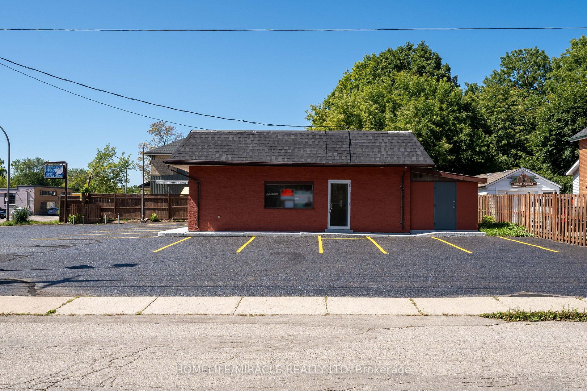 235 Dundas St