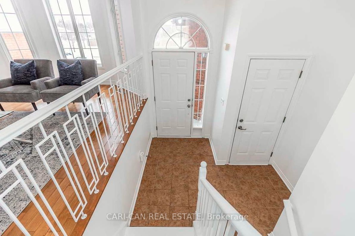 305 Longbow St