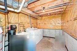419 Tealby Cres