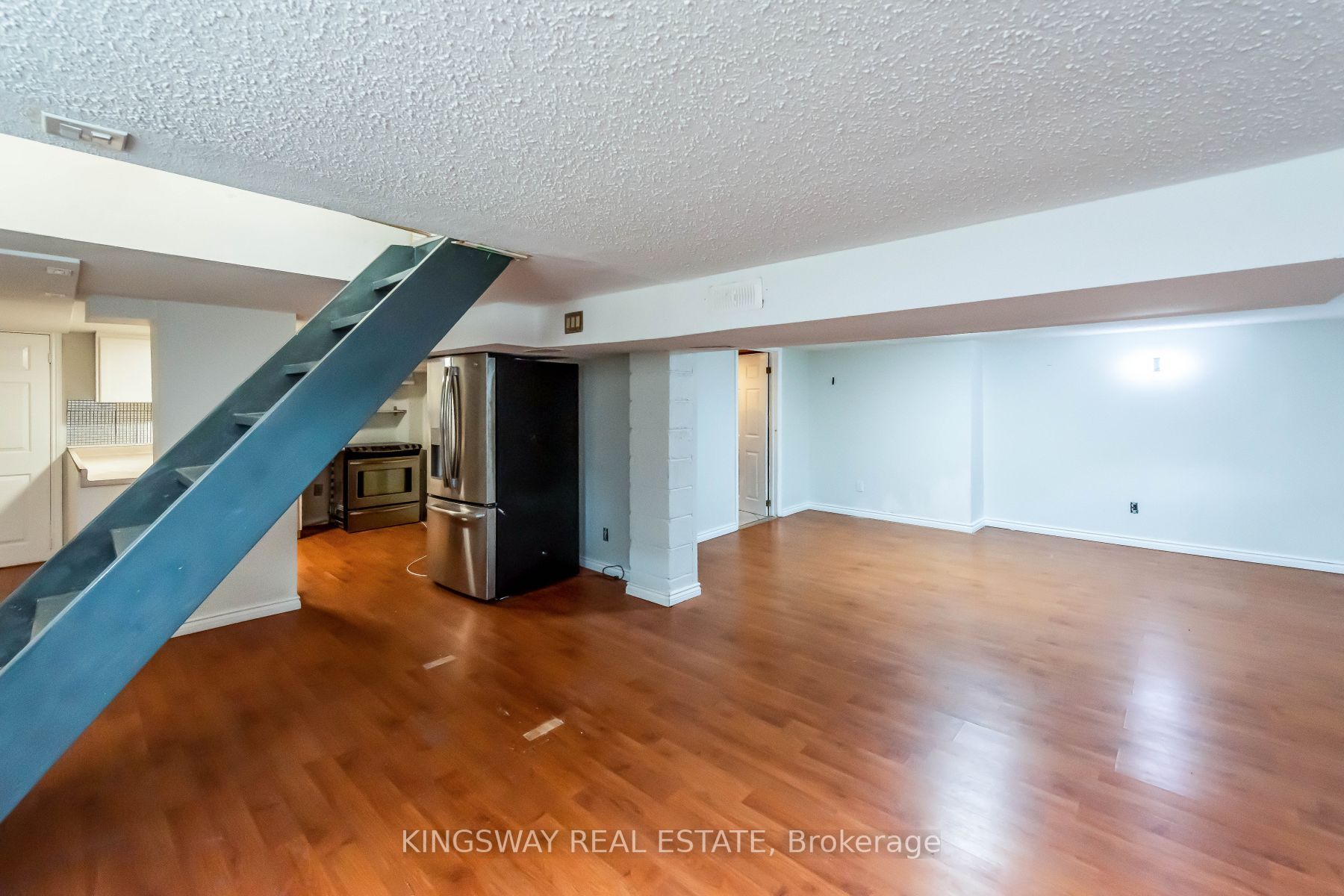 Listing X6689406 - Large Photo # 2