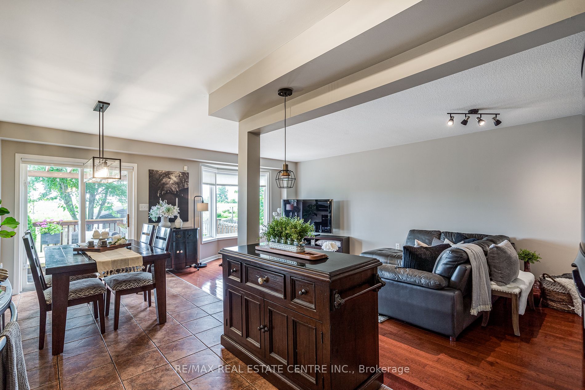 14 Fairhaven Dr