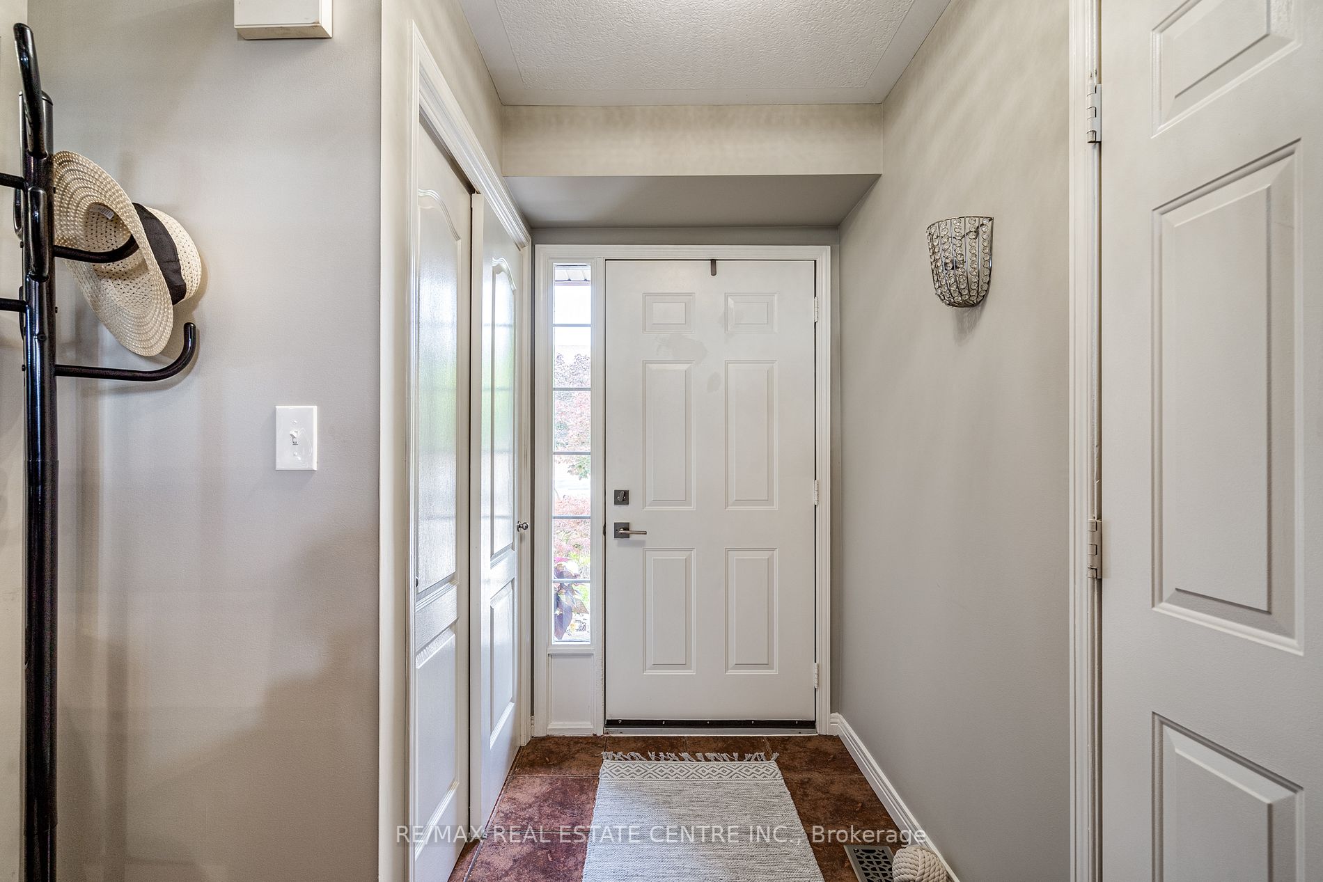 14 Fairhaven Dr