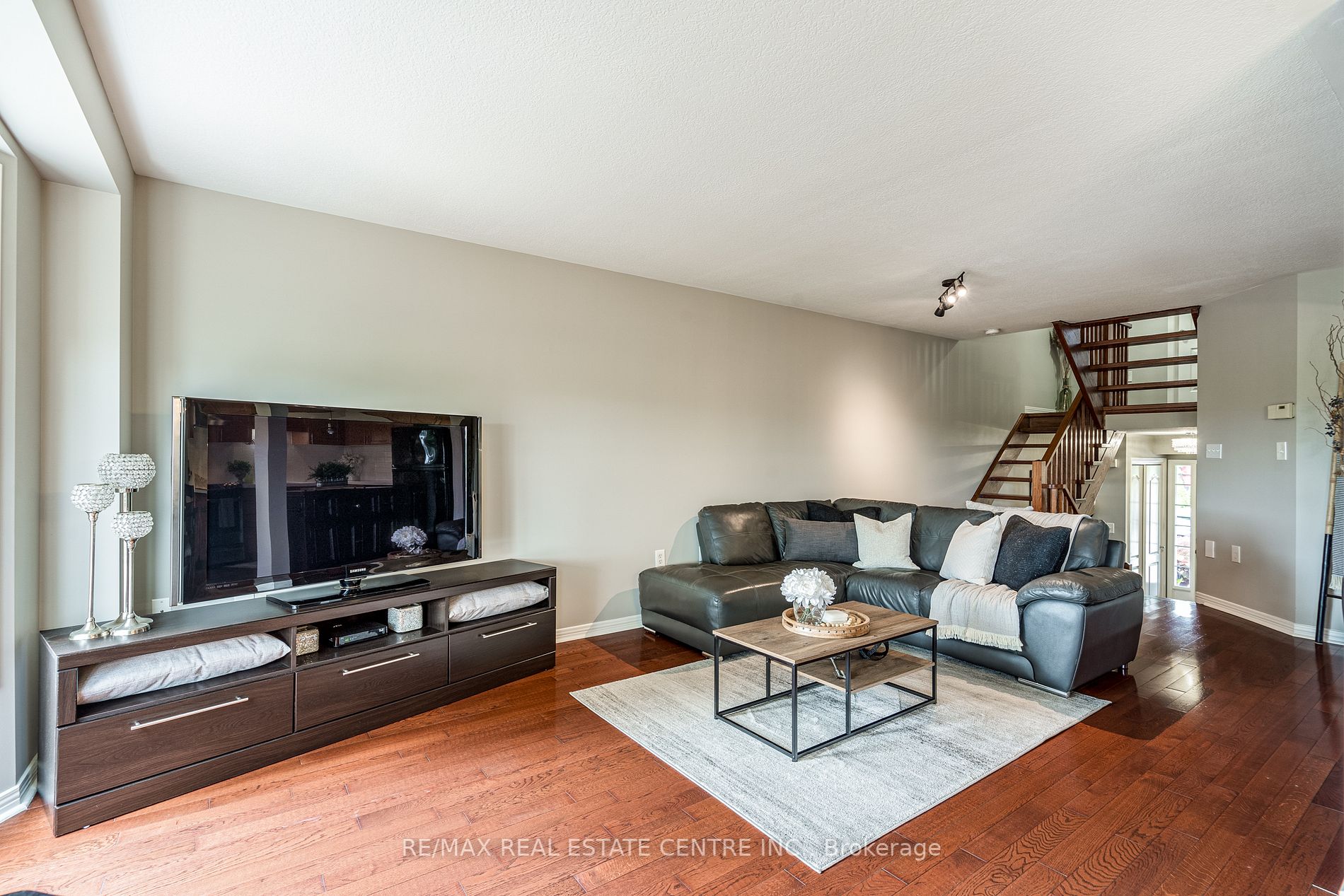 14 Fairhaven Dr