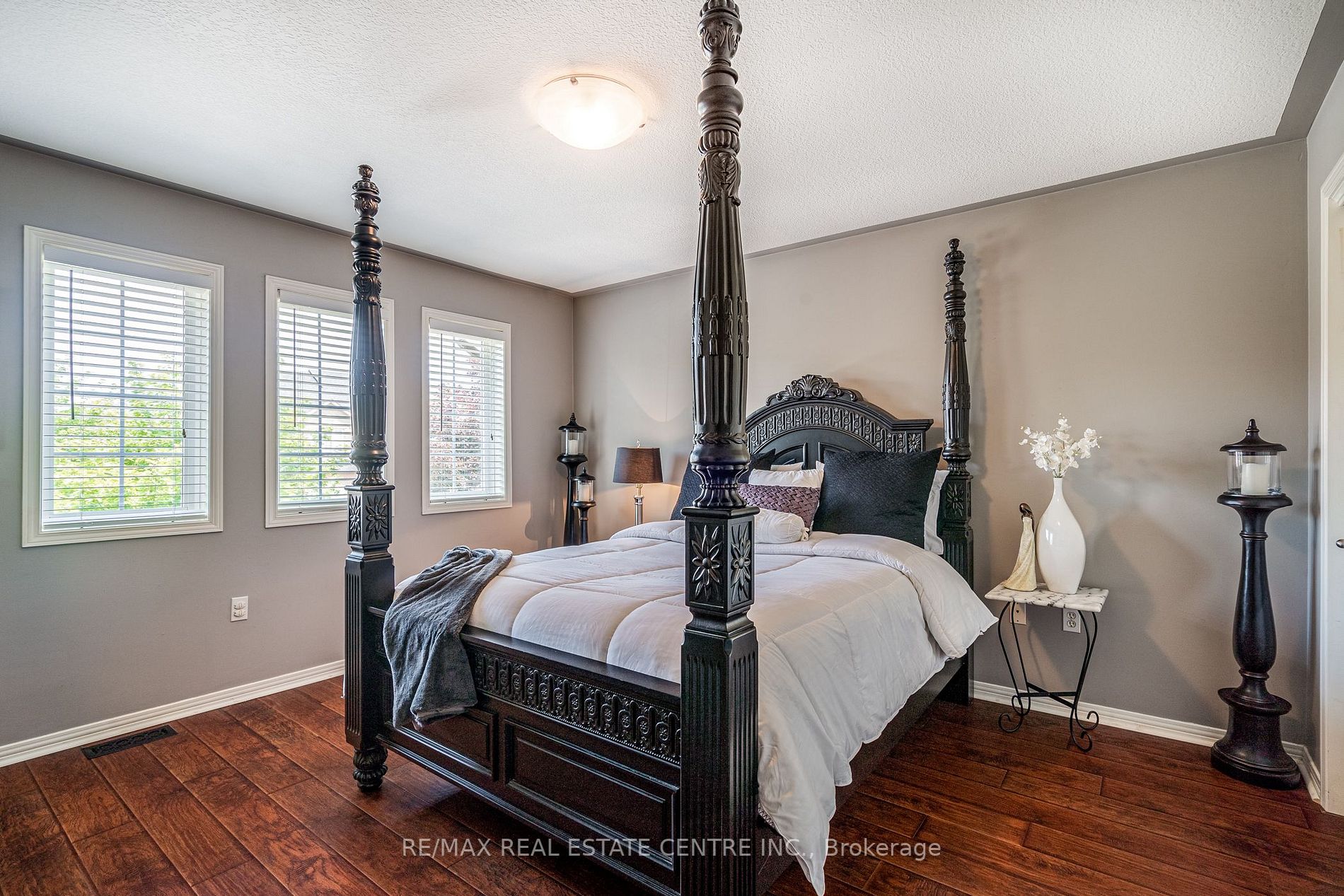 14 Fairhaven Dr