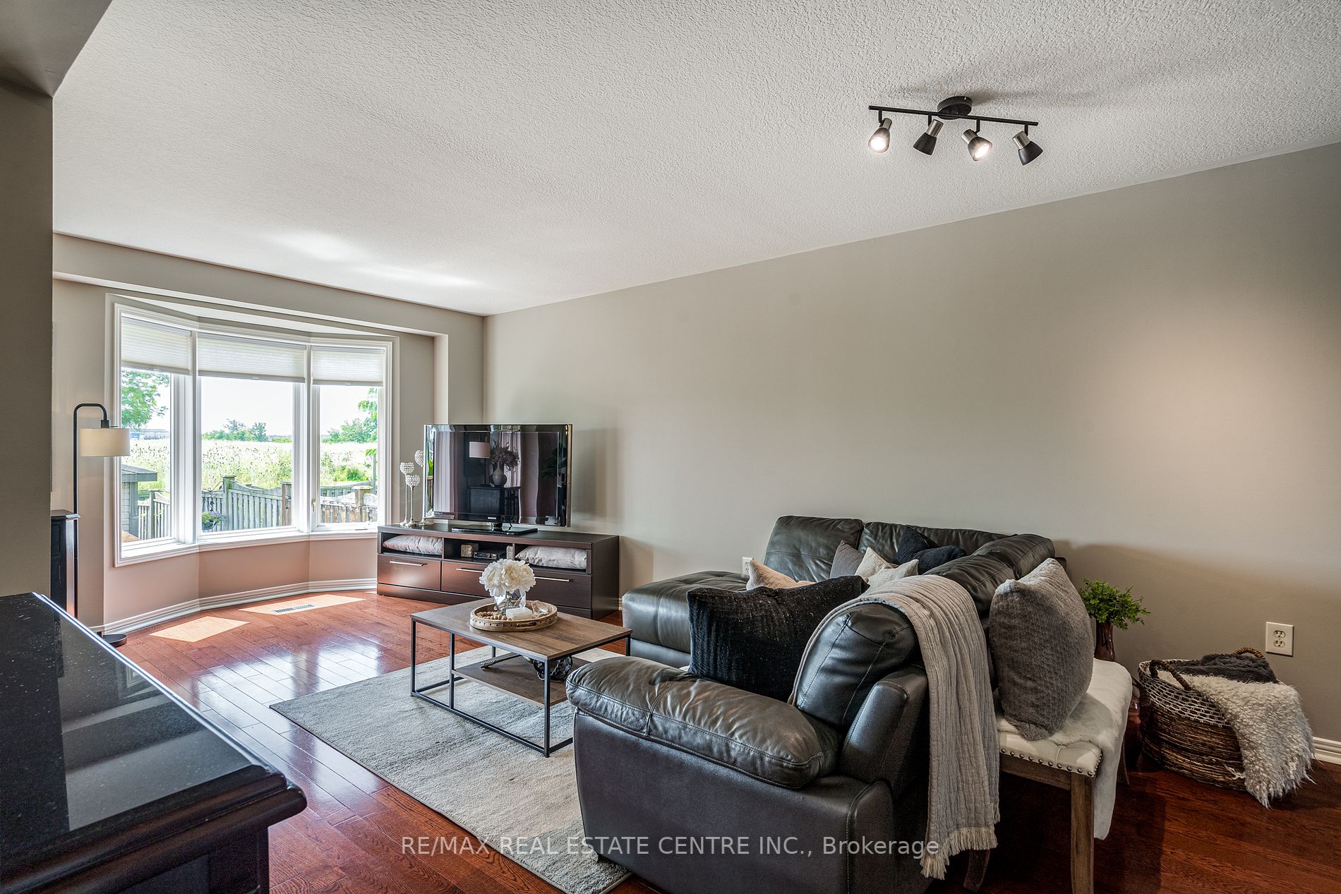 14 Fairhaven Dr