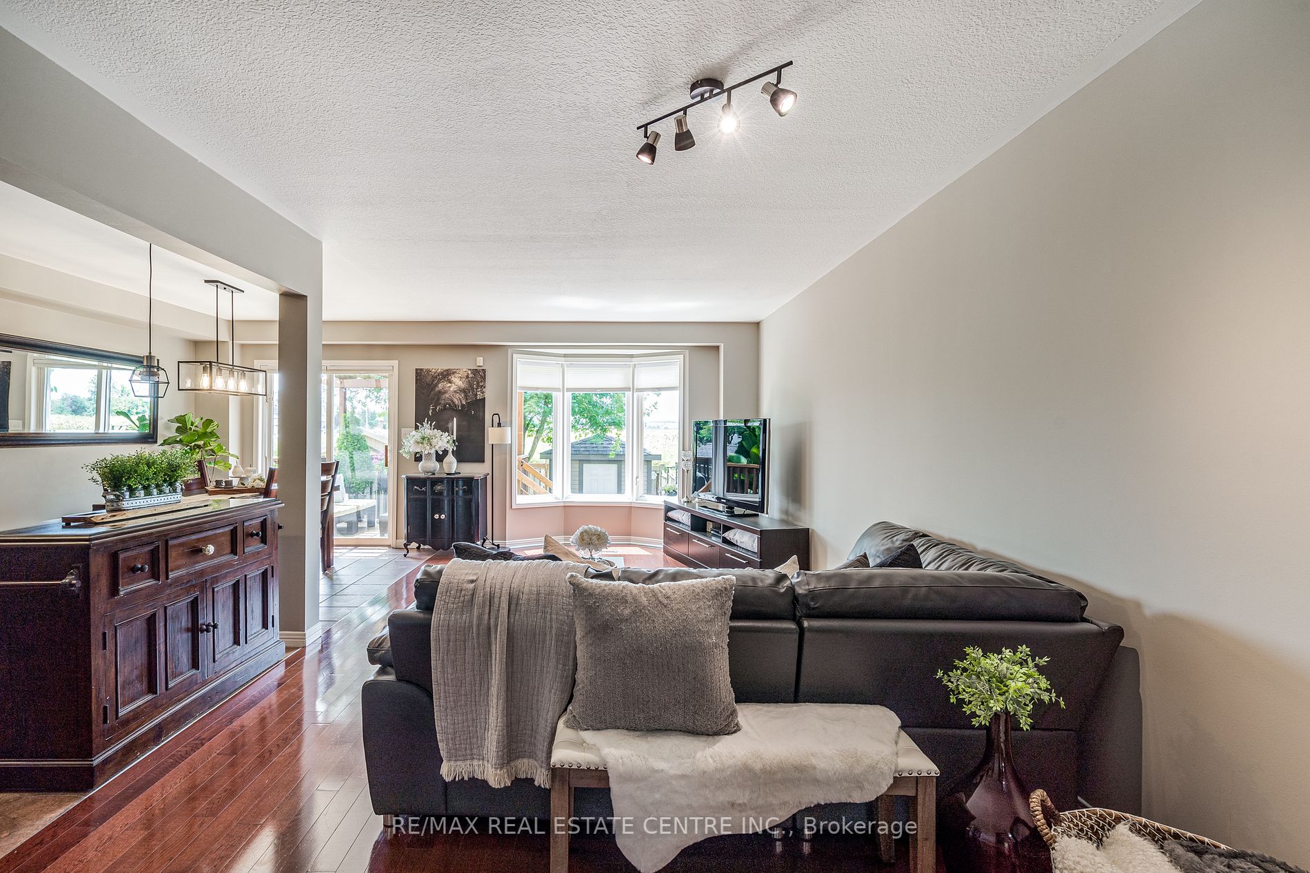 14 Fairhaven Dr