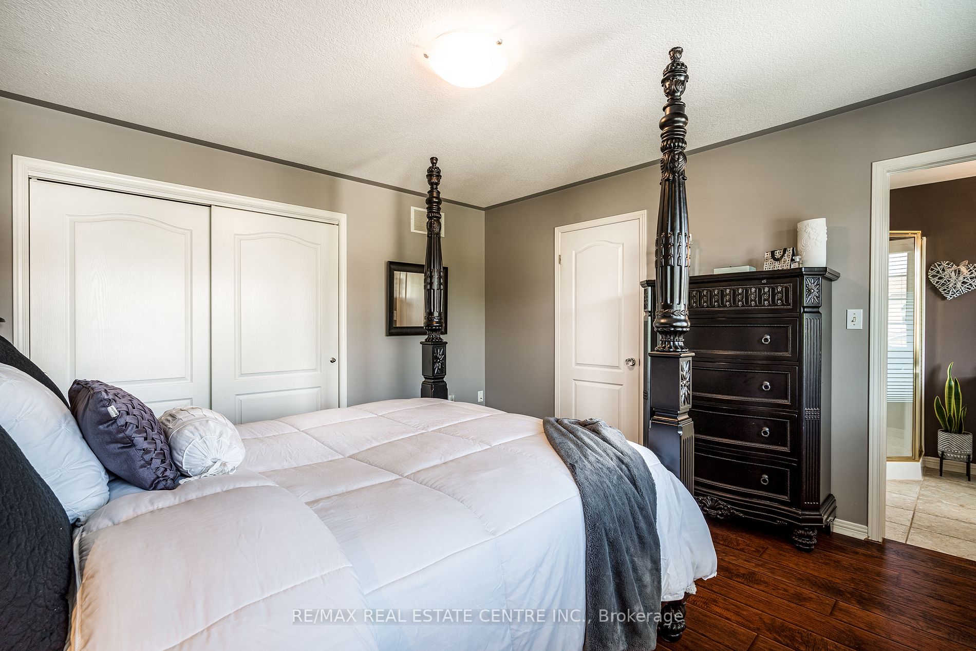 14 Fairhaven Dr