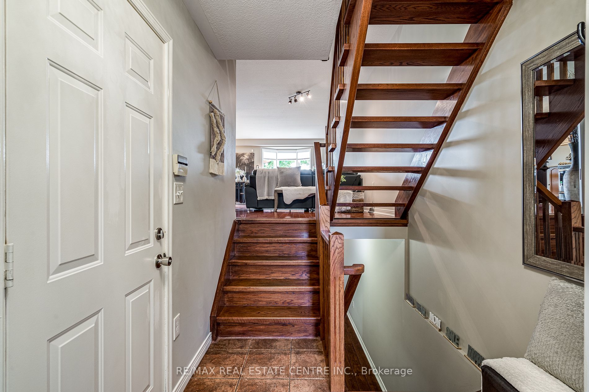 14 Fairhaven Dr
