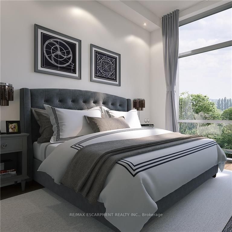 460 Dundas St E, #116