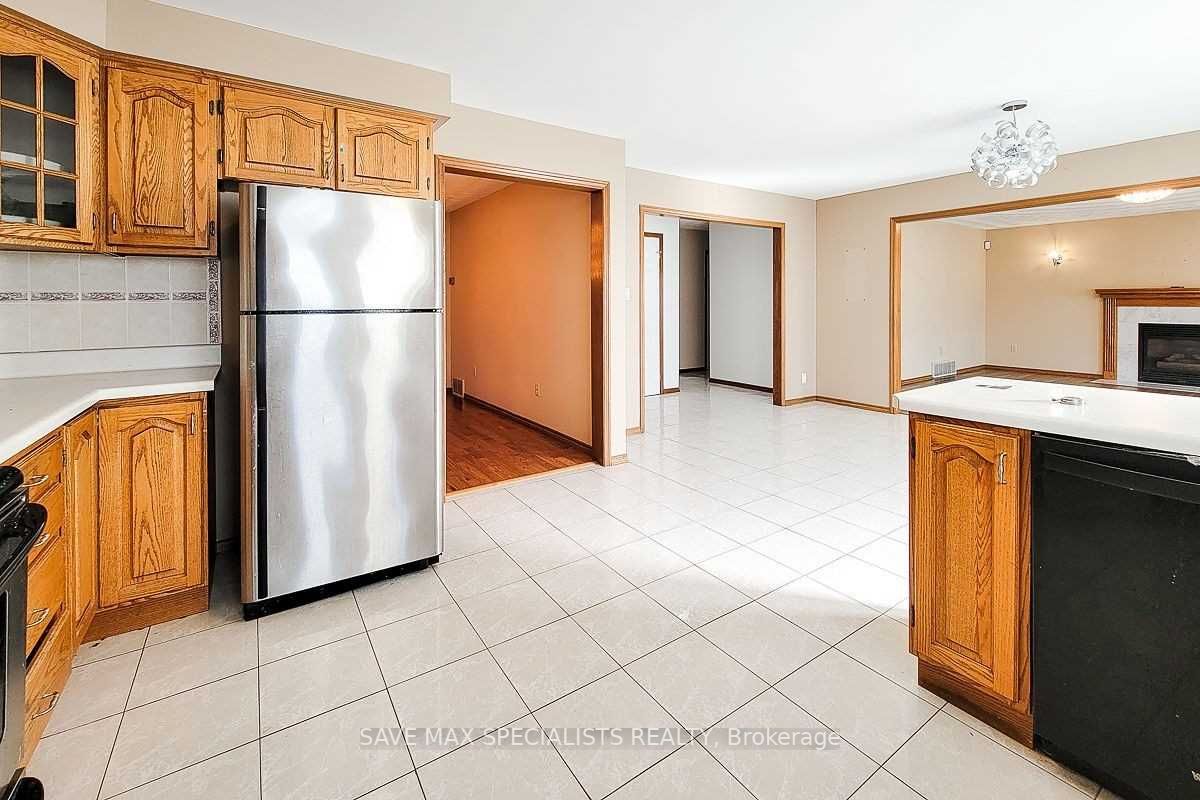 32 Pinewoods Dr