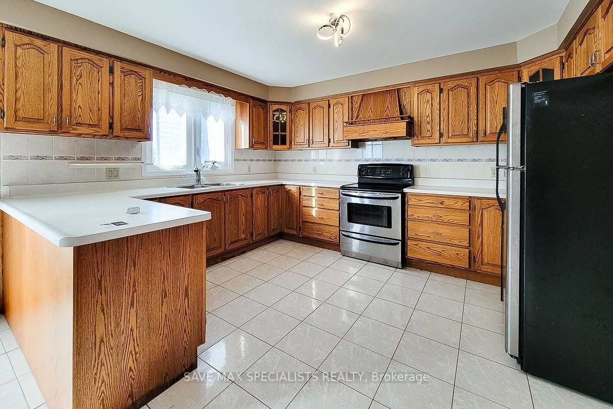 32 Pinewoods Dr