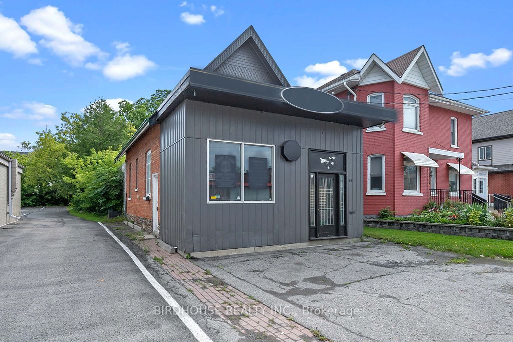 60 Lindsay St S