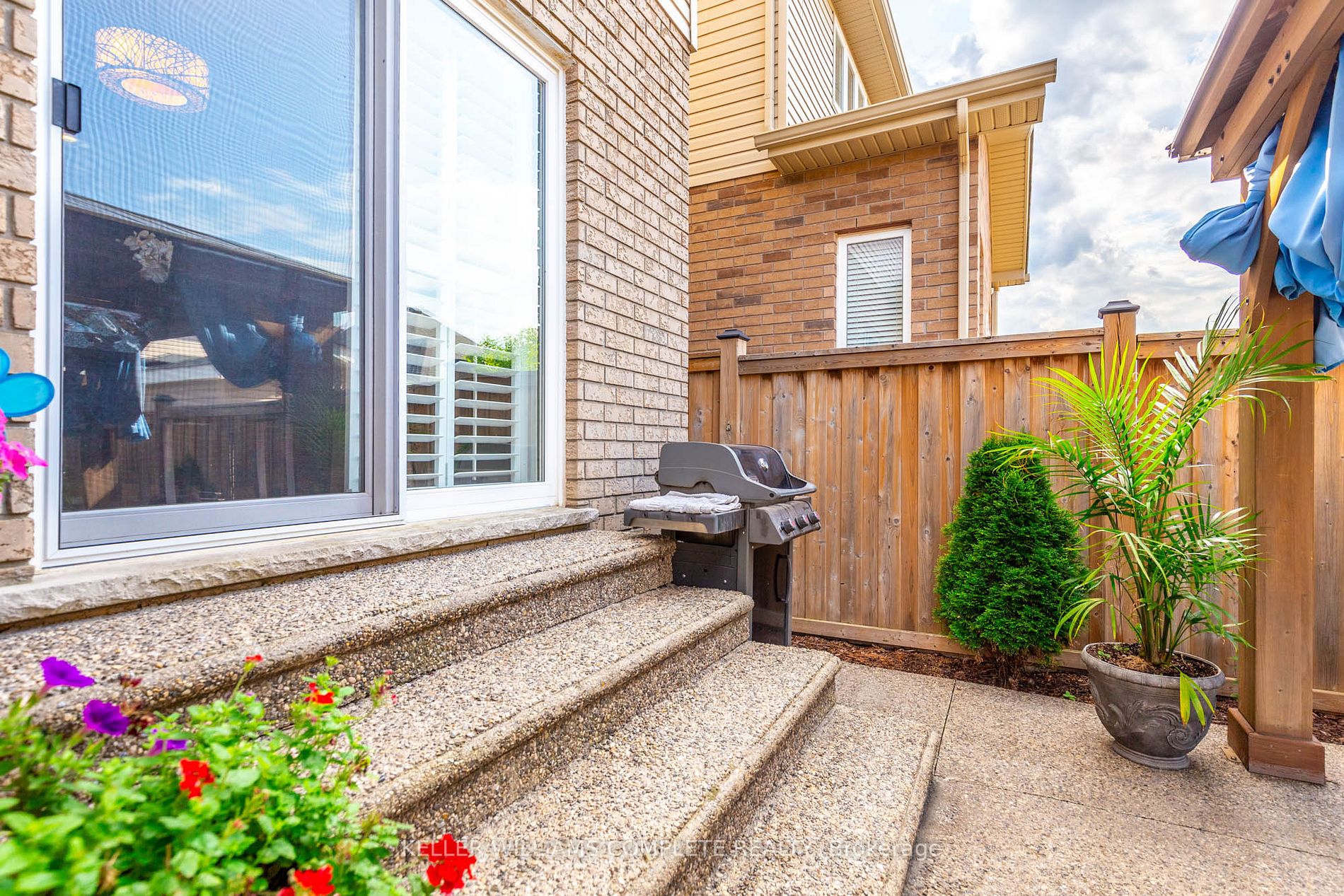 59 Whistler St
