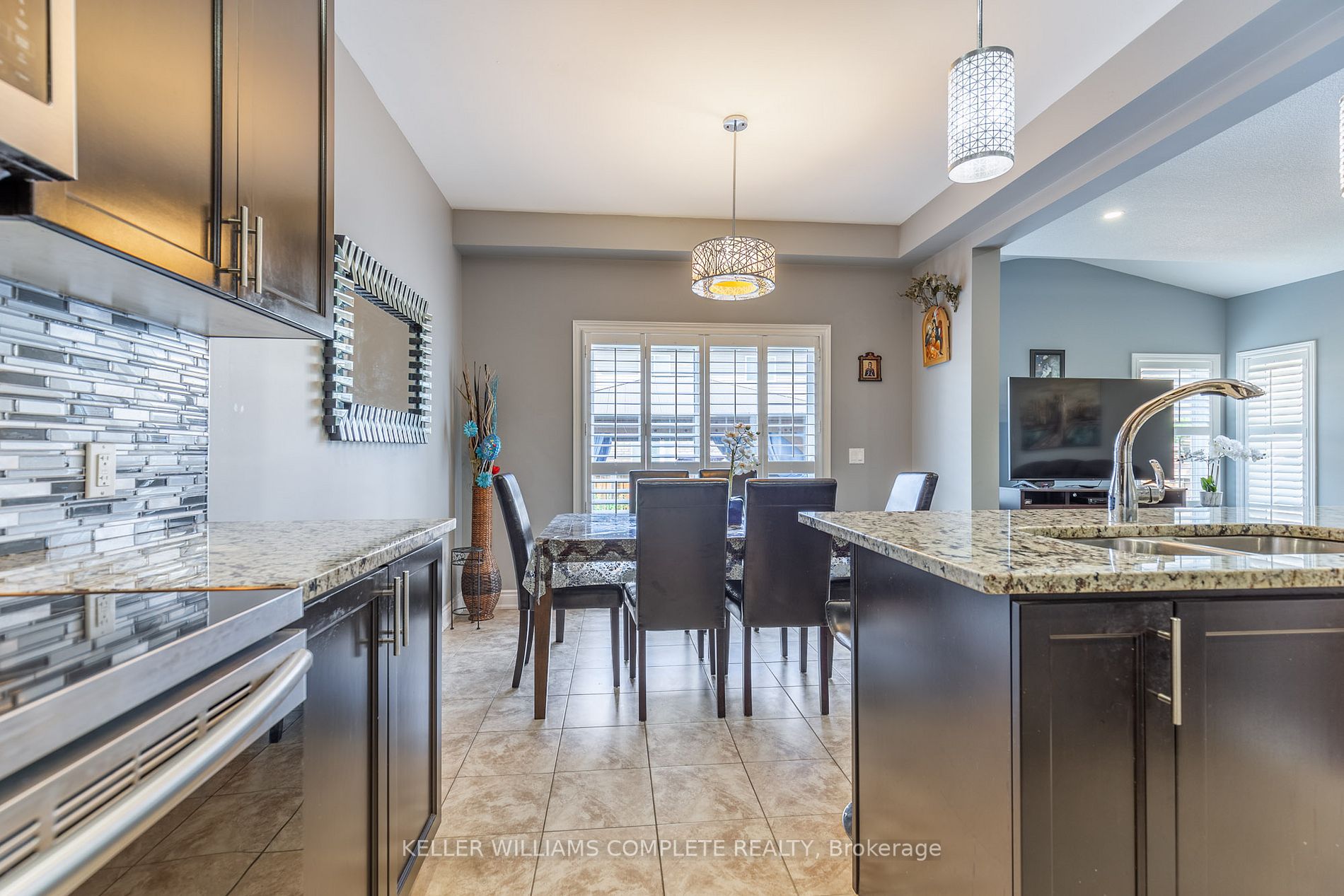 59 Whistler St