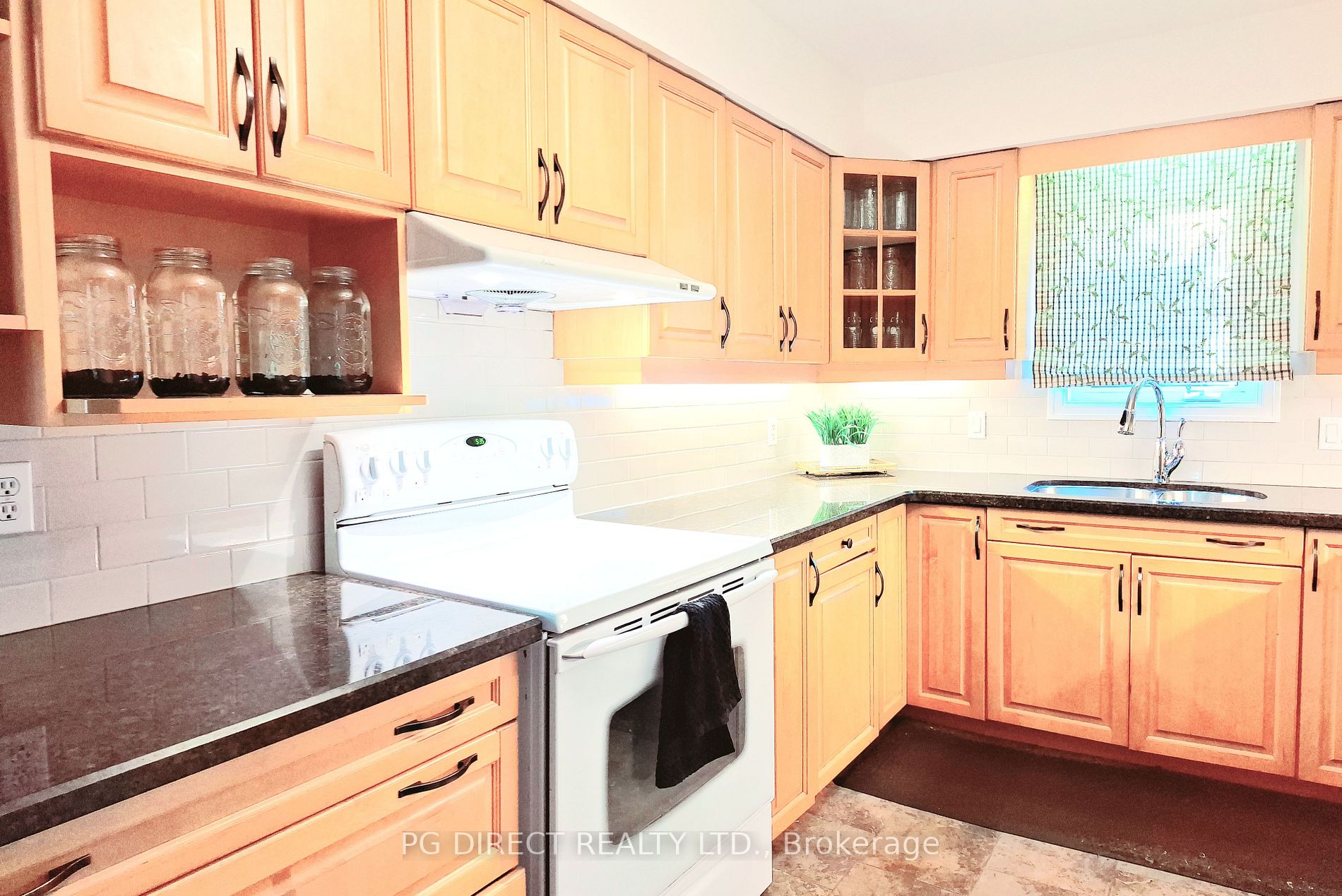 46 Kemp Dr