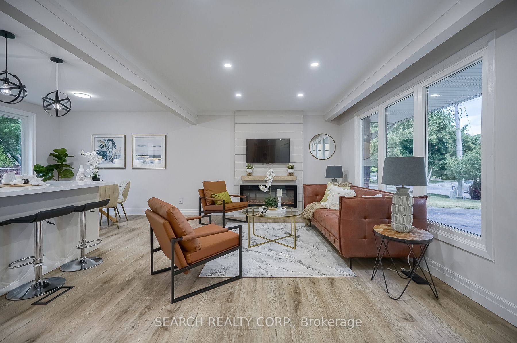 1 Shoreline Dr
