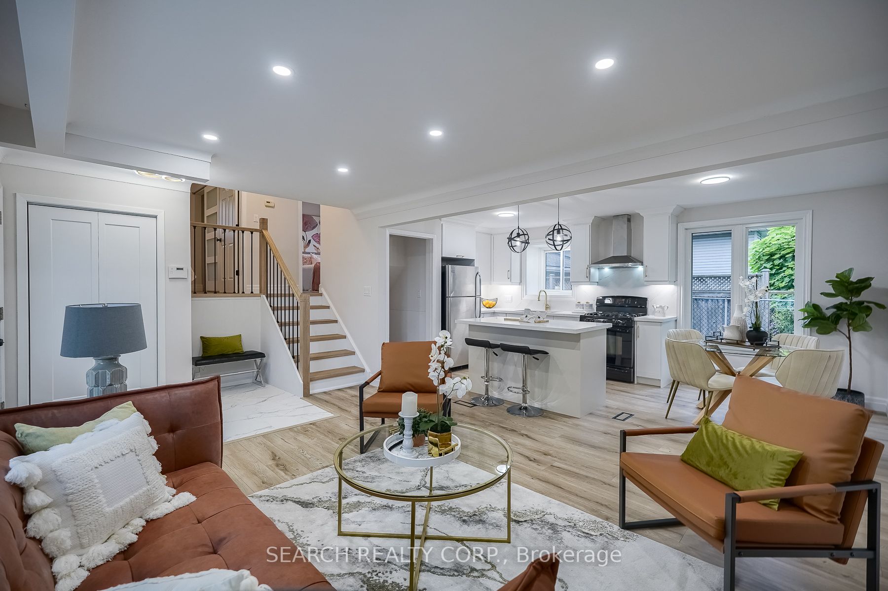 1 Shoreline Dr