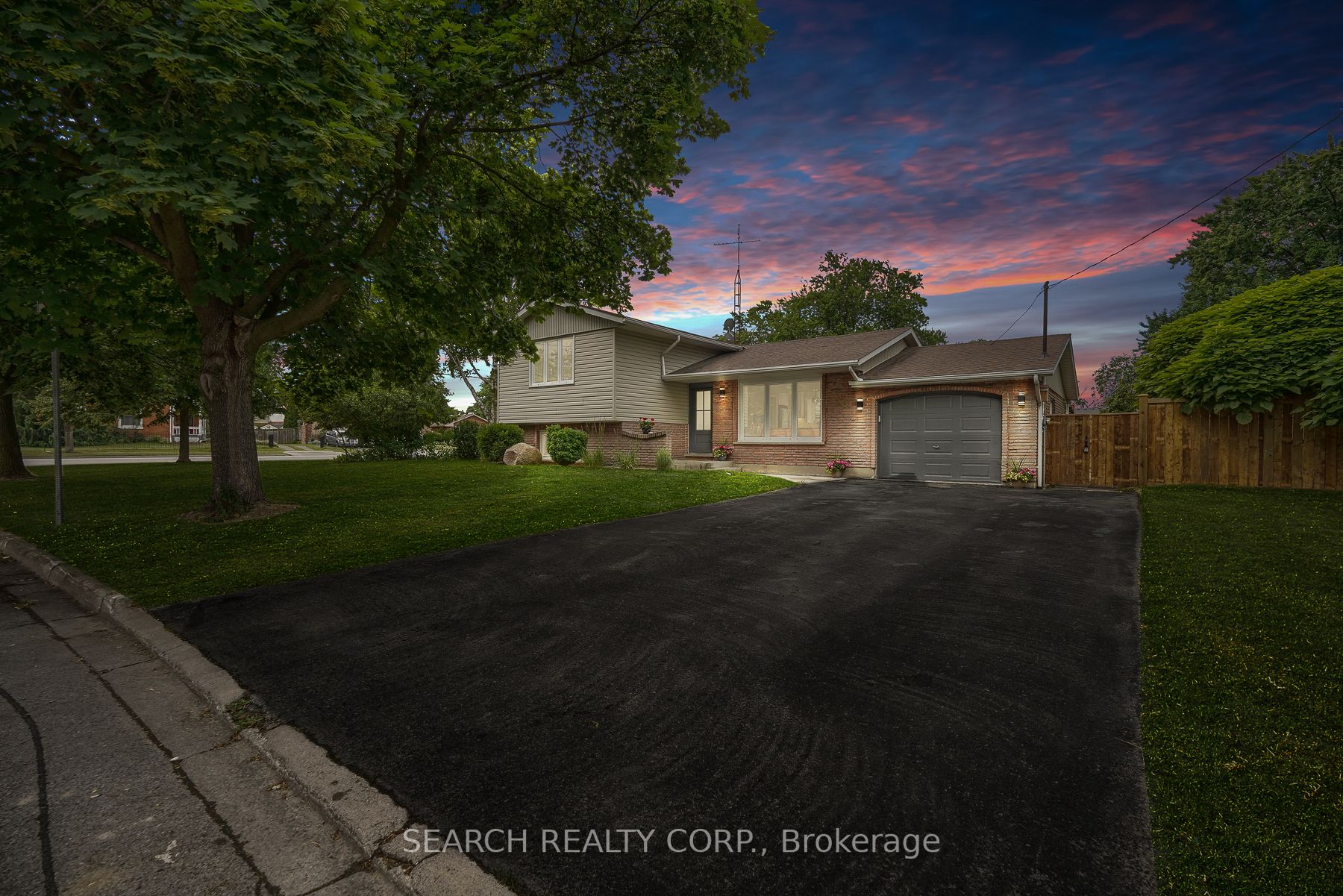 1 Shoreline Dr