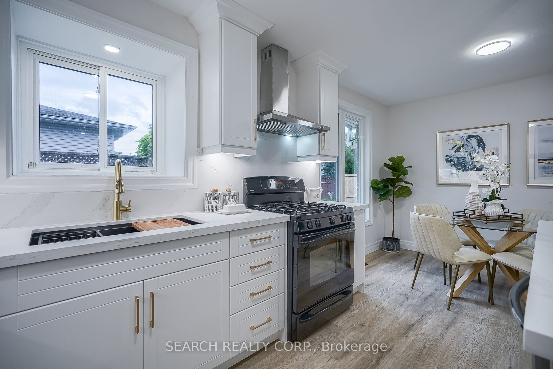 1 Shoreline Dr