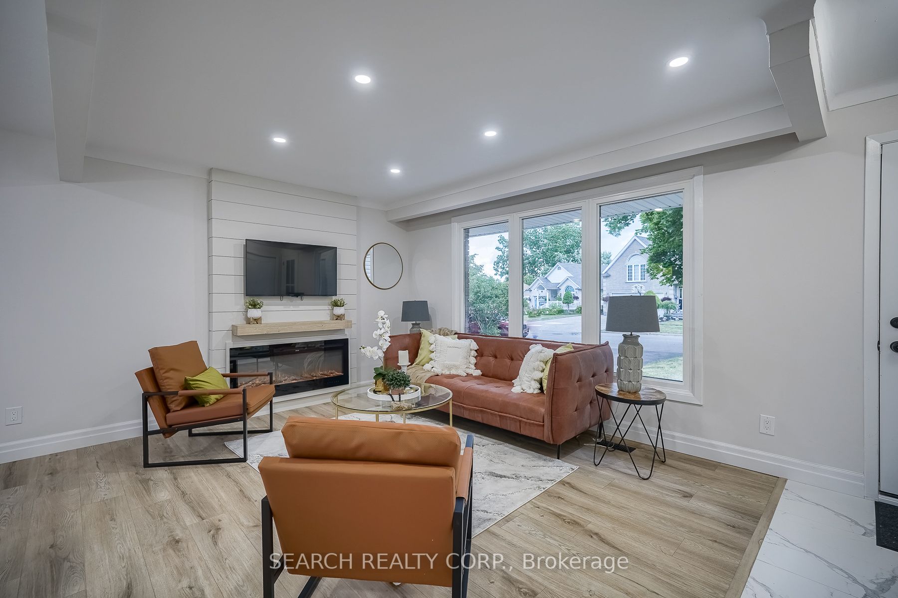 1 Shoreline Dr