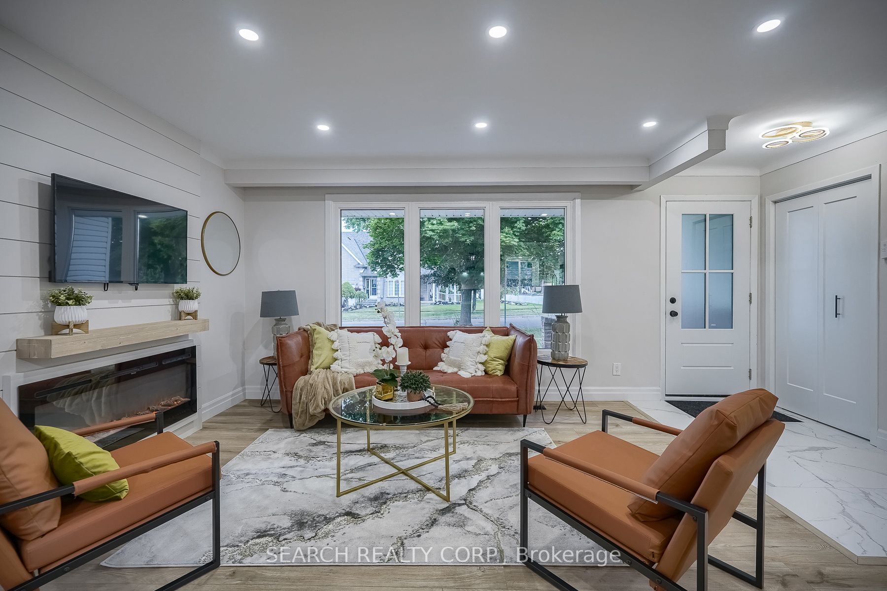 1 Shoreline Dr