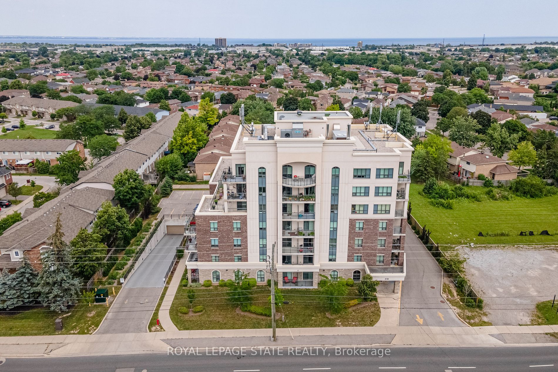 319 Highway #8, #504