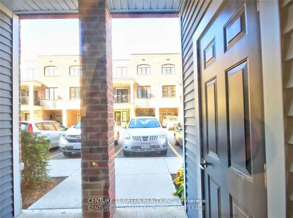 219 Dundas St, #3