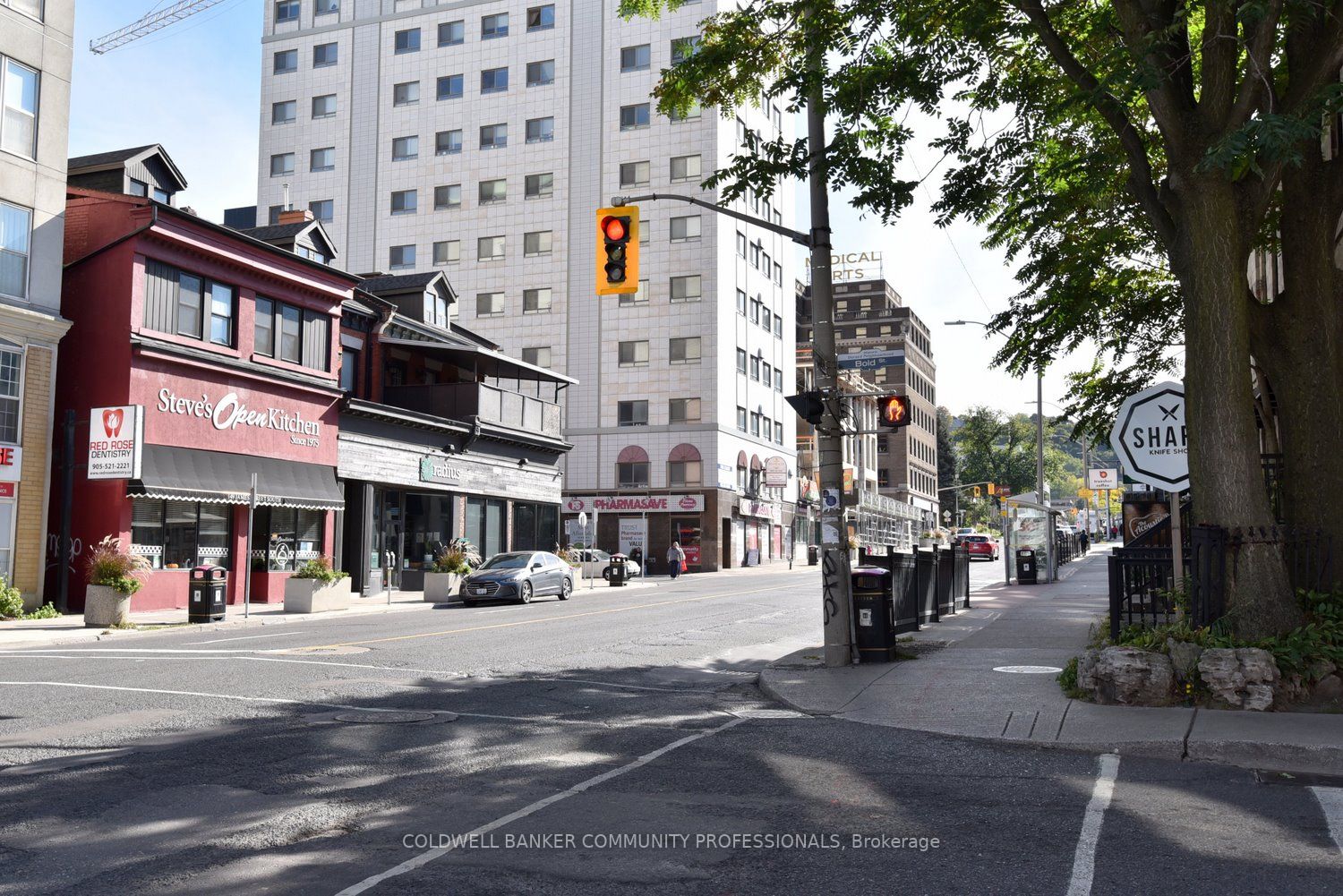 135 James St S, #112