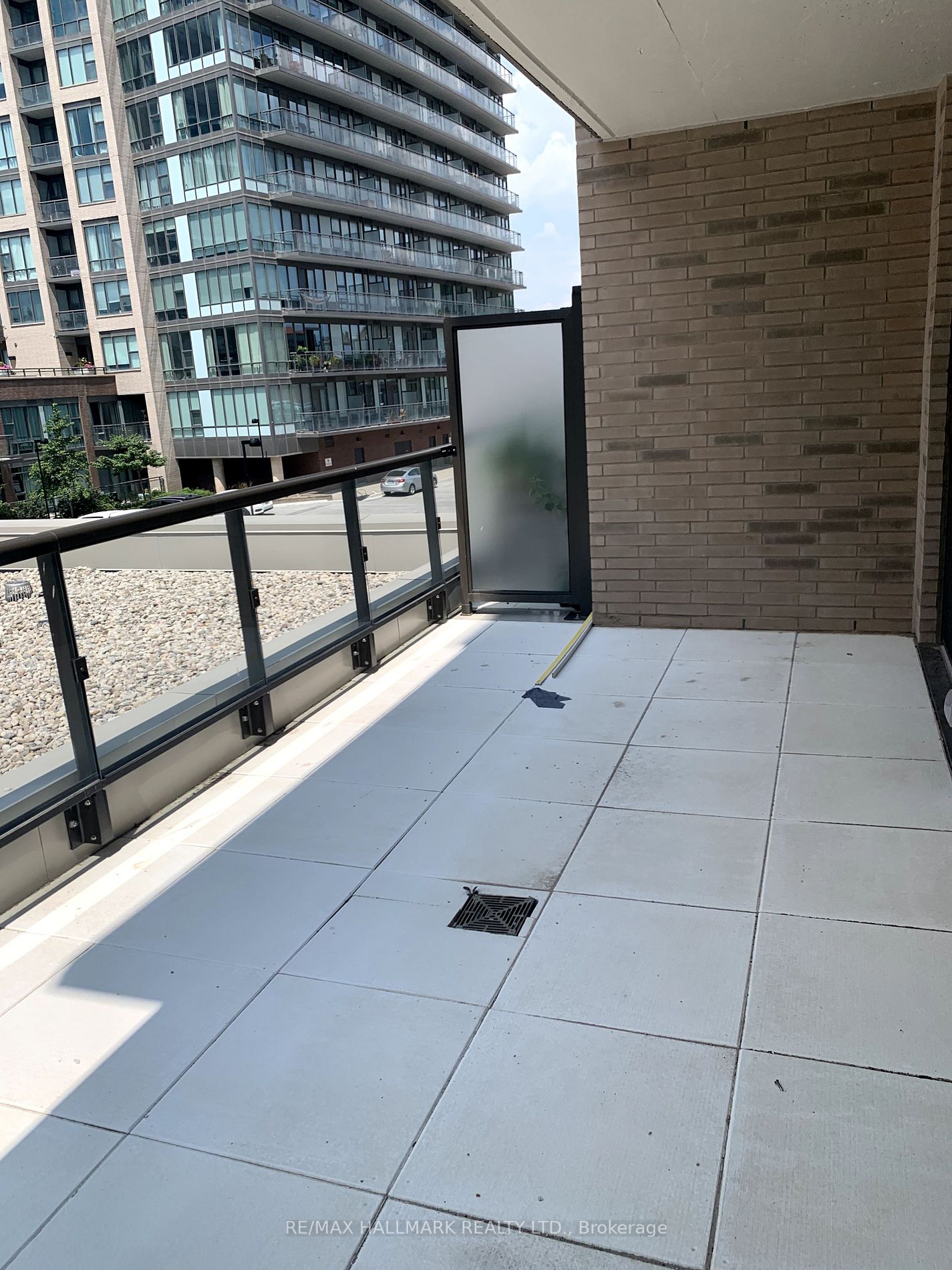 55 Duke St W, #233