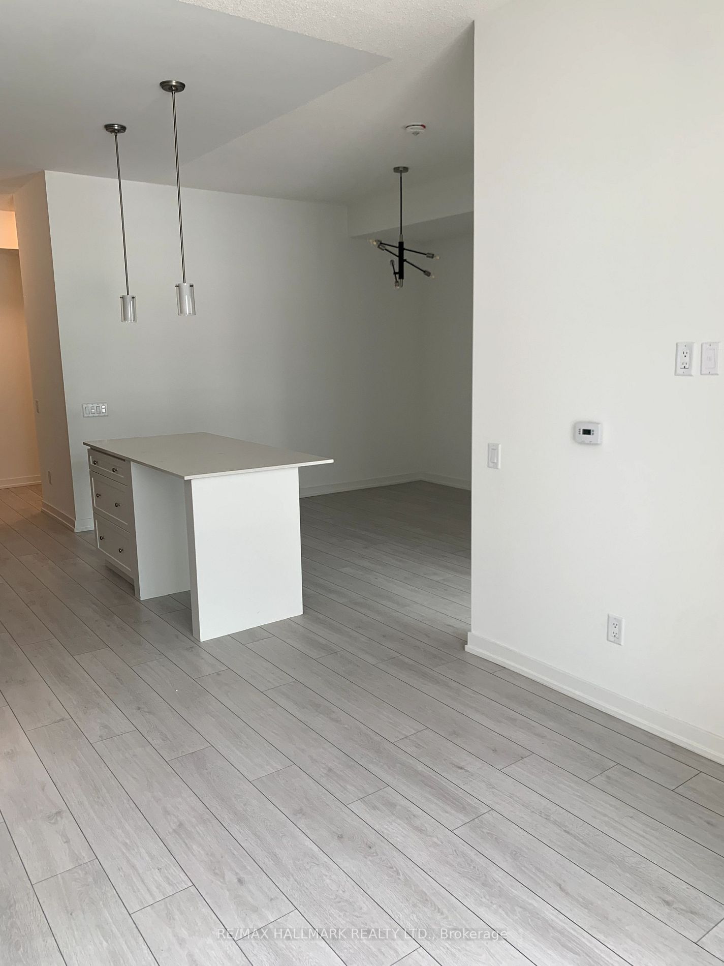 55 Duke St W, #233