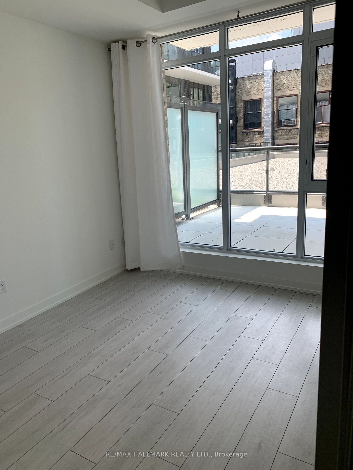 55 Duke St W, #233