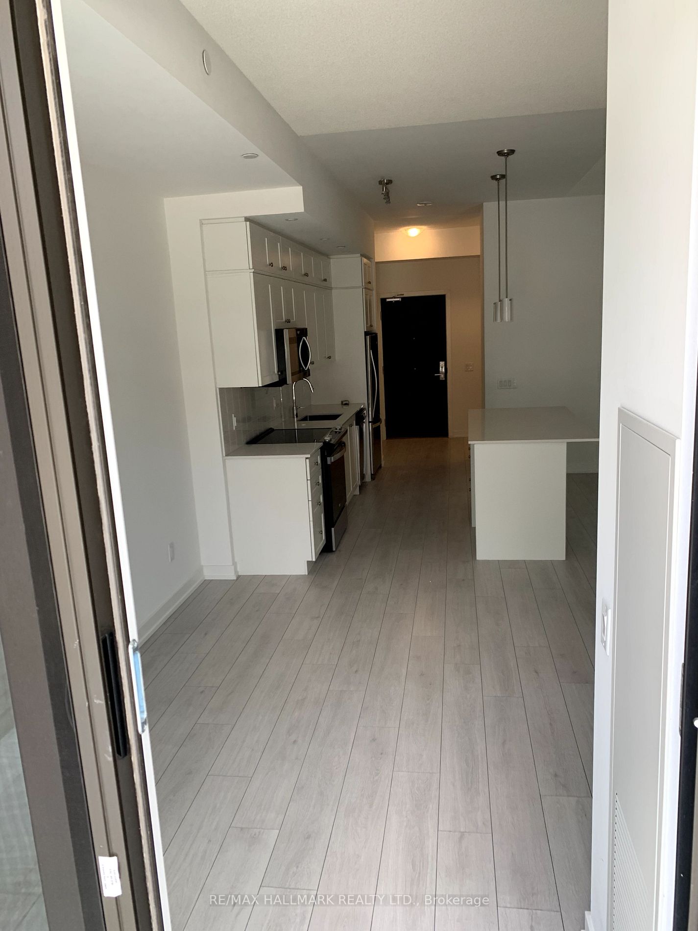 55 Duke St W, #233